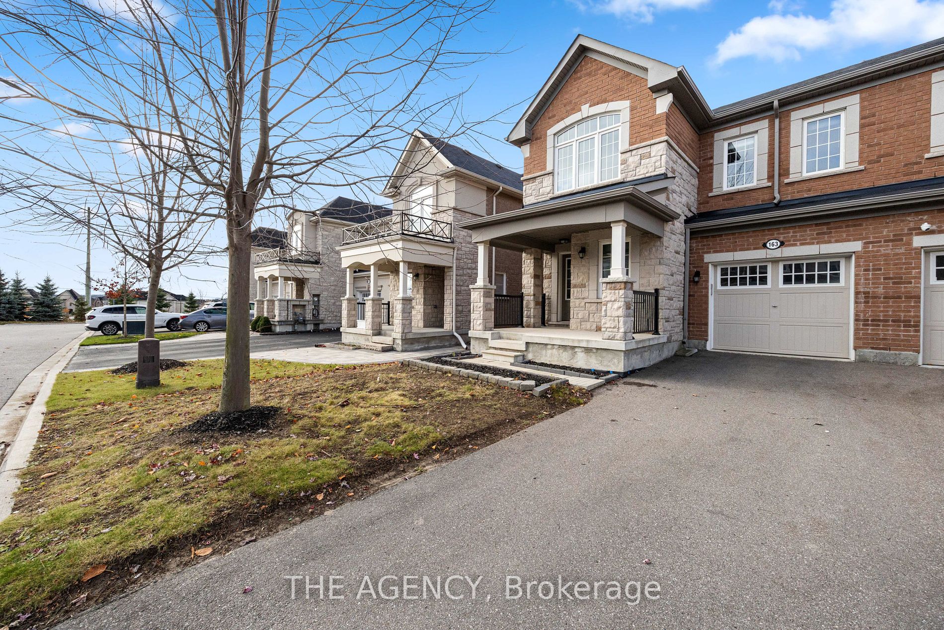 Att/Row/Twnhouse house for sale at 163 Payne Cres Aurora Ontario