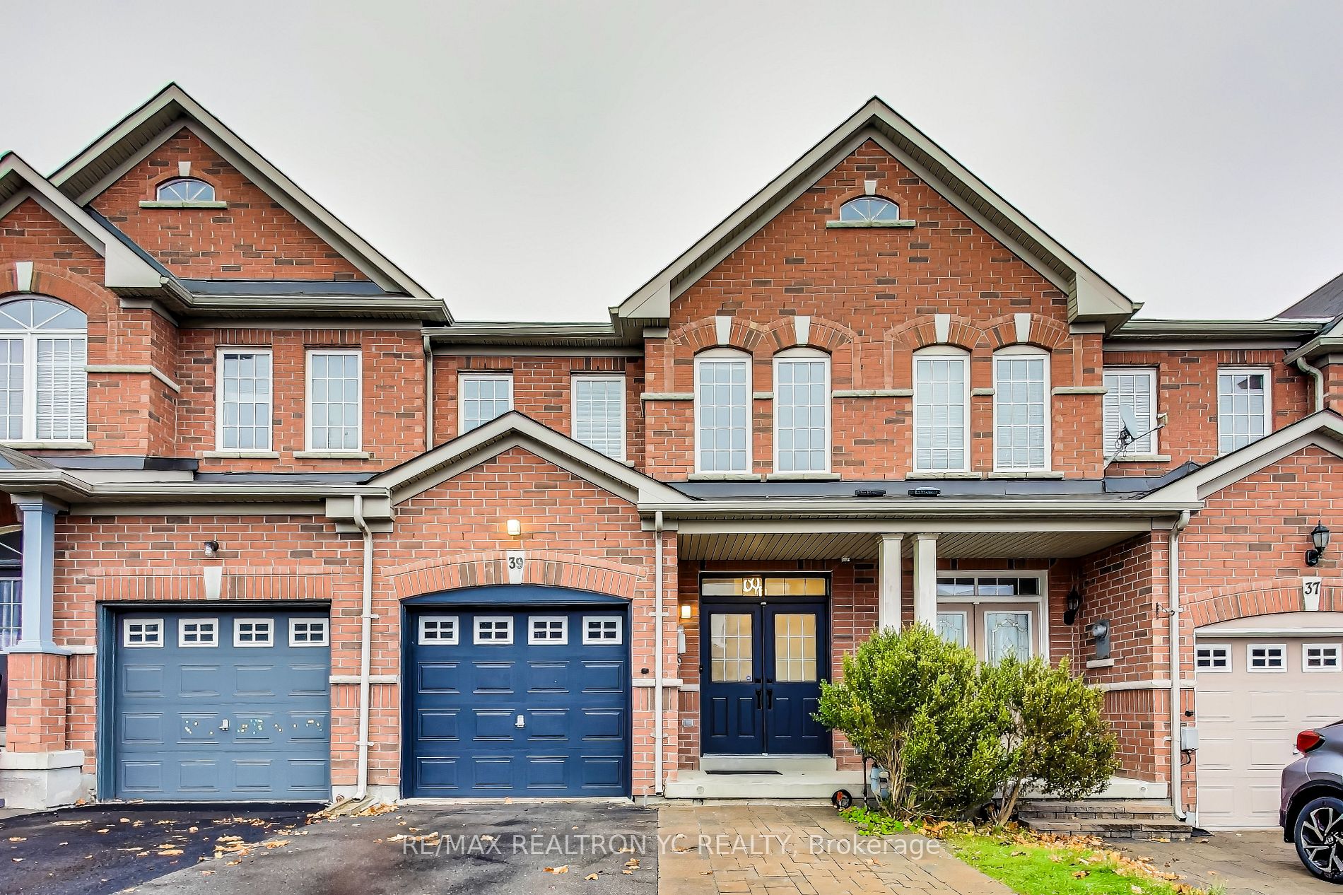 Att/Row/Twnhouse house for sale at 39 Catalpa Cres Vaughan Ontario