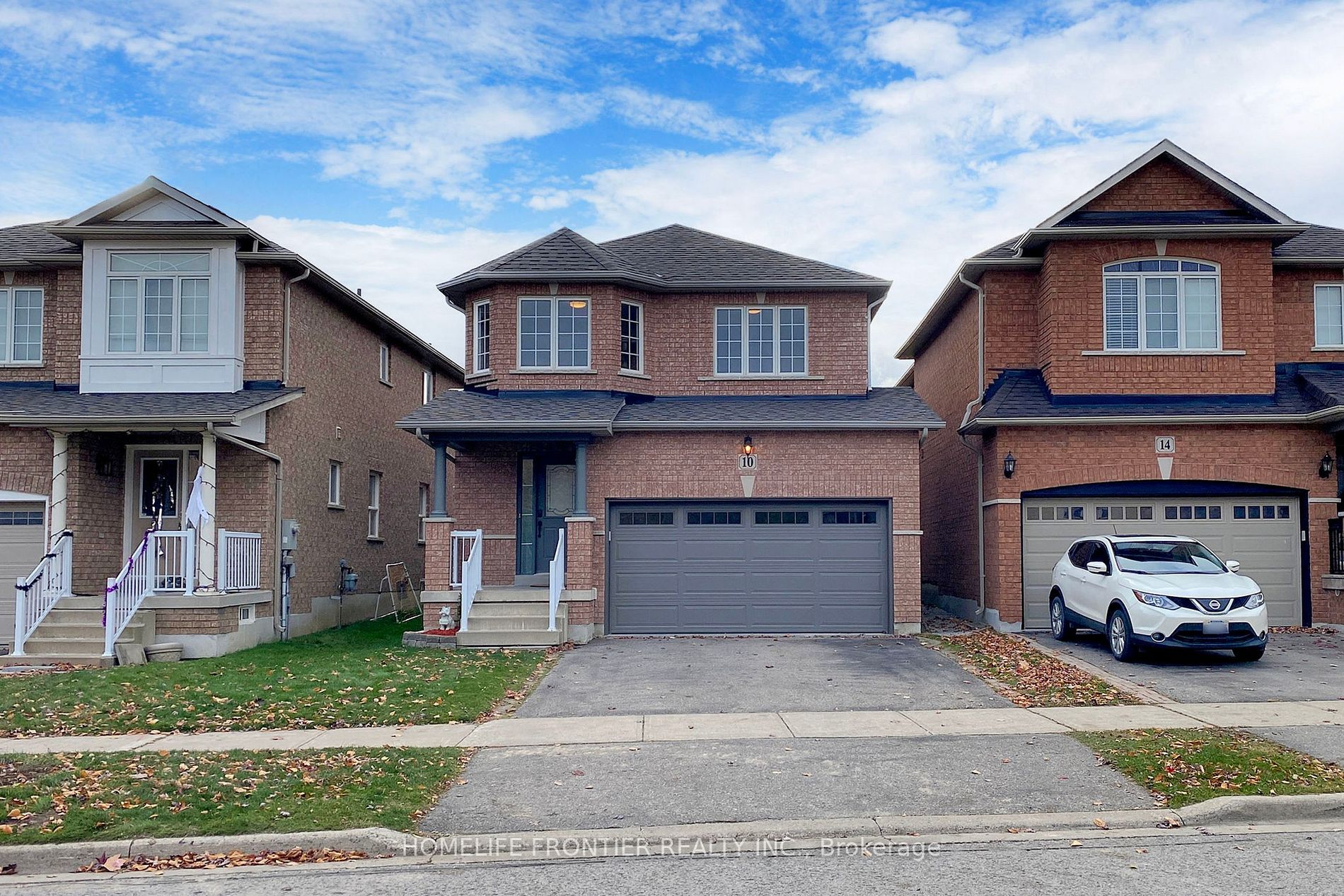 Detached house for sale at 10 Delattaye Ave Aurora Ontario