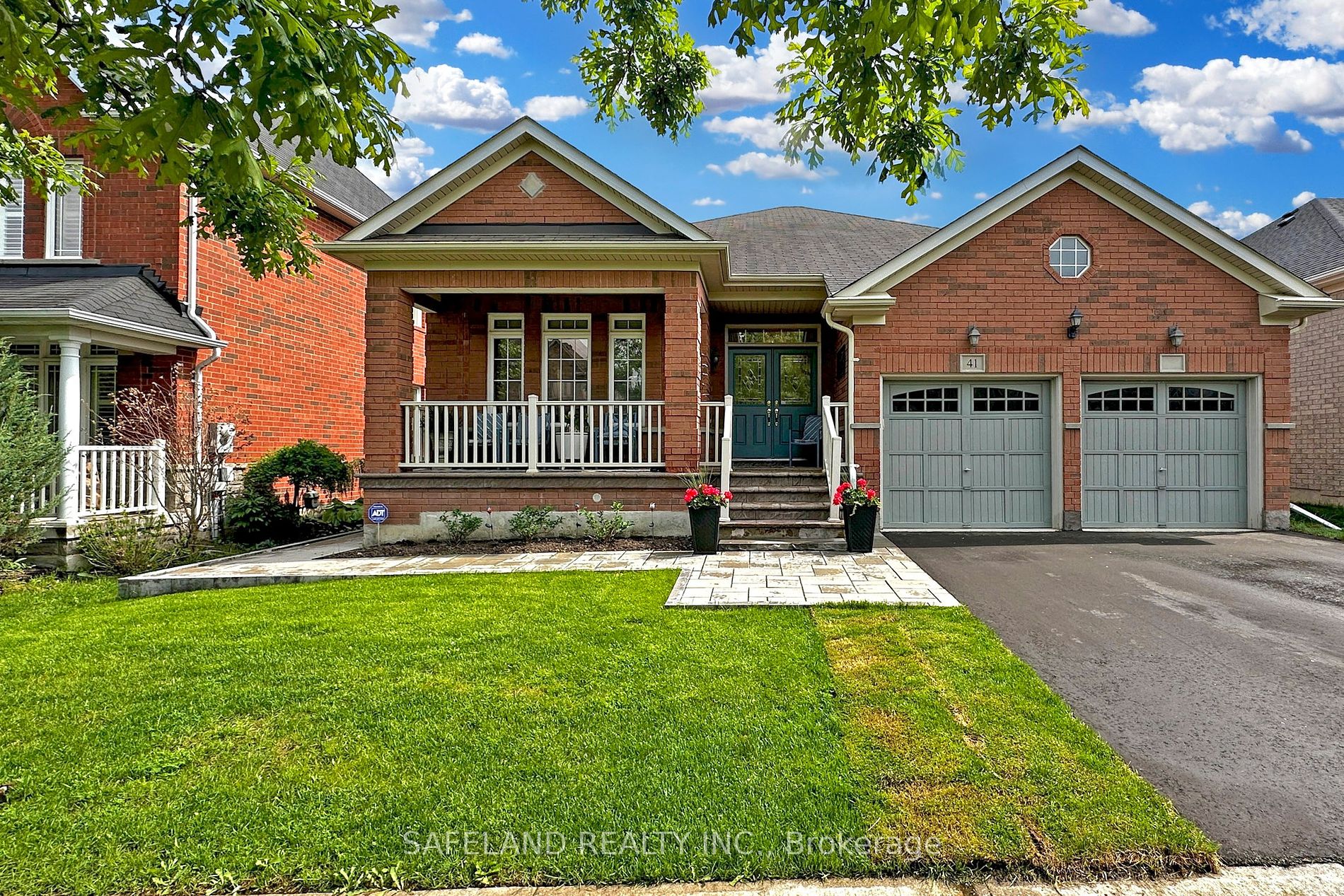 Detached house for sale at 41 Eakins Dr Aurora Ontario