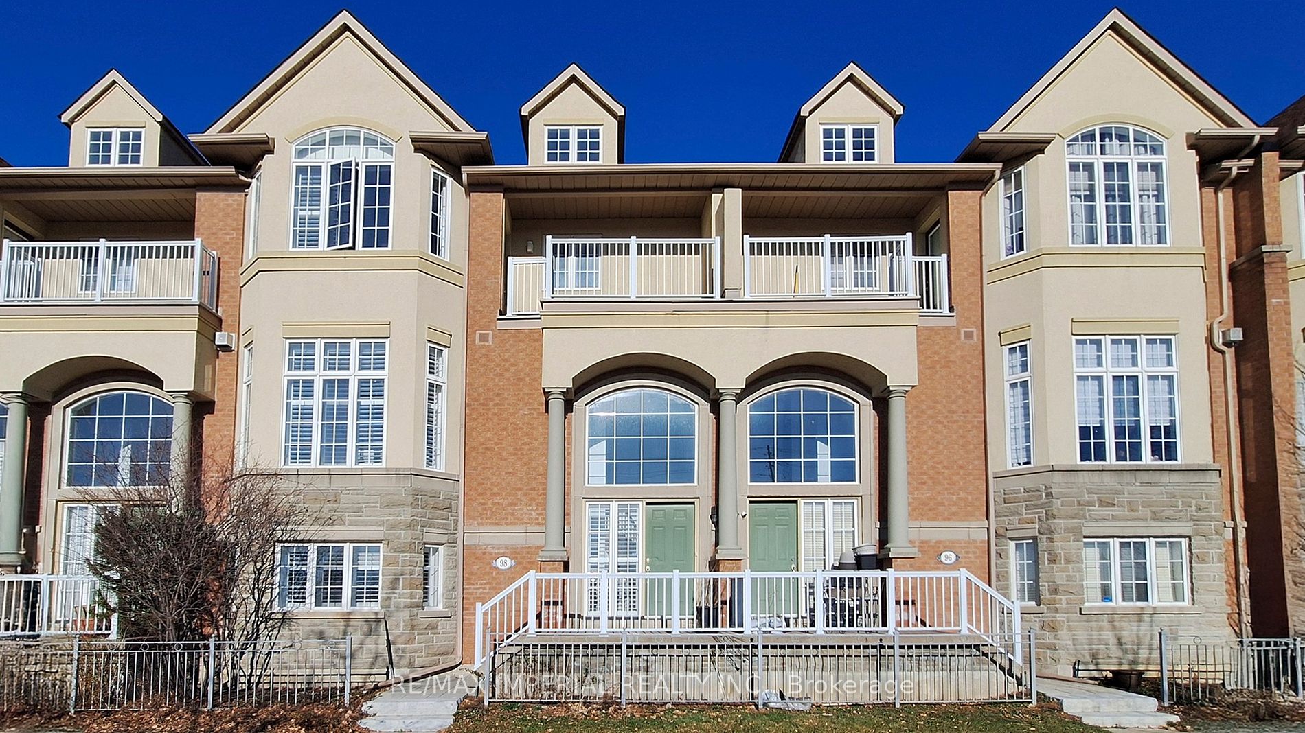 Att/Row/Twnhouse house for sale at 98 Legends Way Markham Ontario