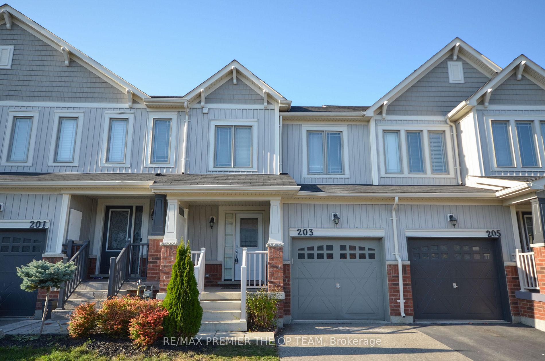 Att/Row/Twnhouse house for sale at 203 Orr Dr Bradford West Gwillimbury Ontario