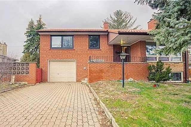 Detached house for sale at 24 Walmer Rd Richmond Hill Ontario