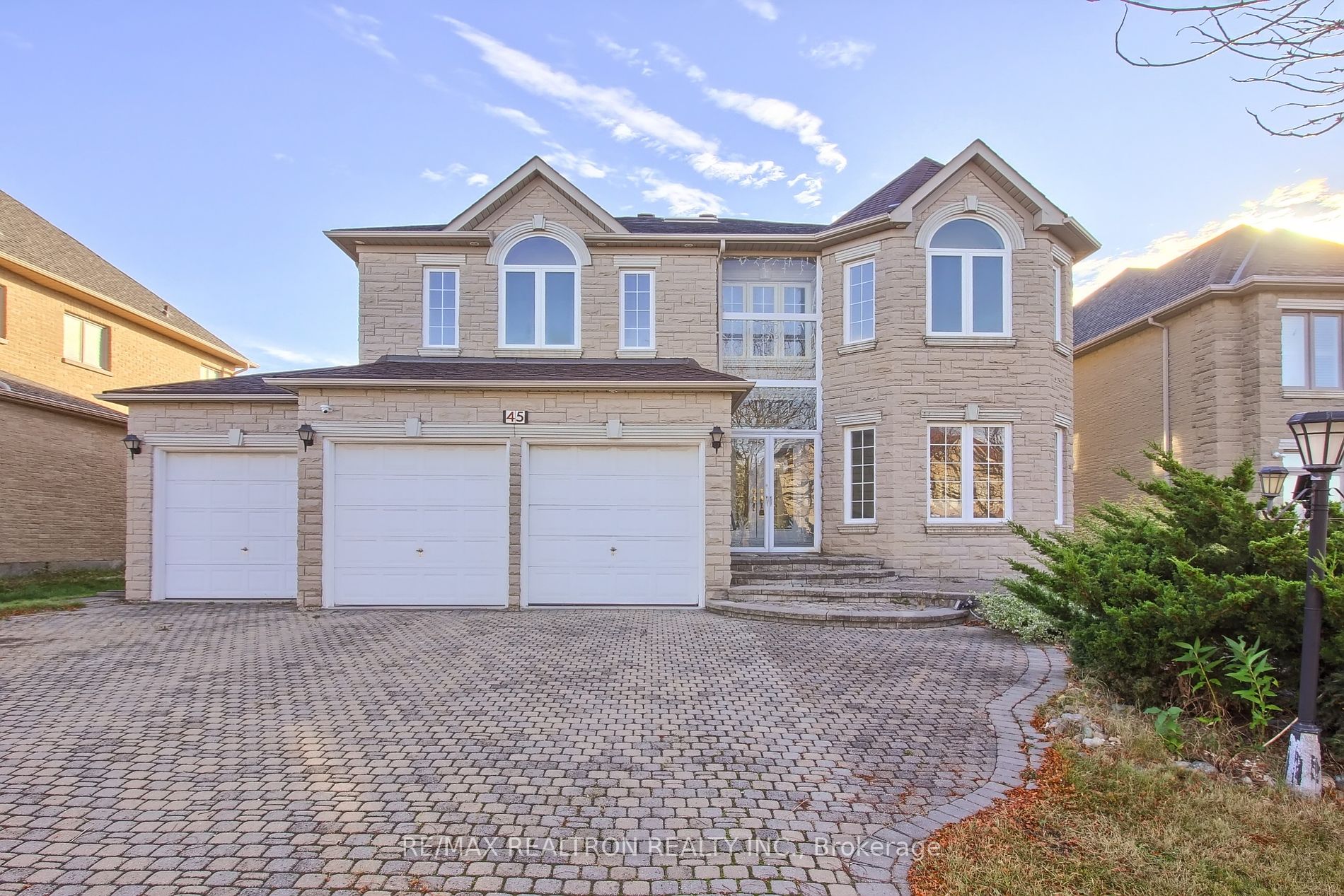 Detached house for sale at 45 Frybrook Cres Richmond Hill Ontario
