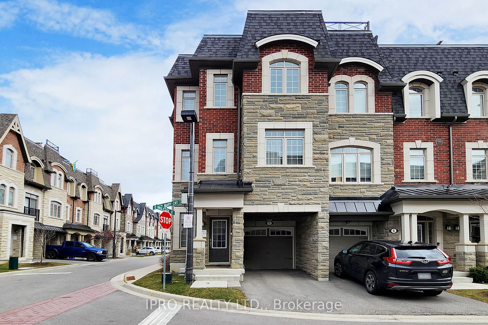 Att/Row/Twnhouse house for sale at 1 Queen Mary Crt Vaughan Ontario