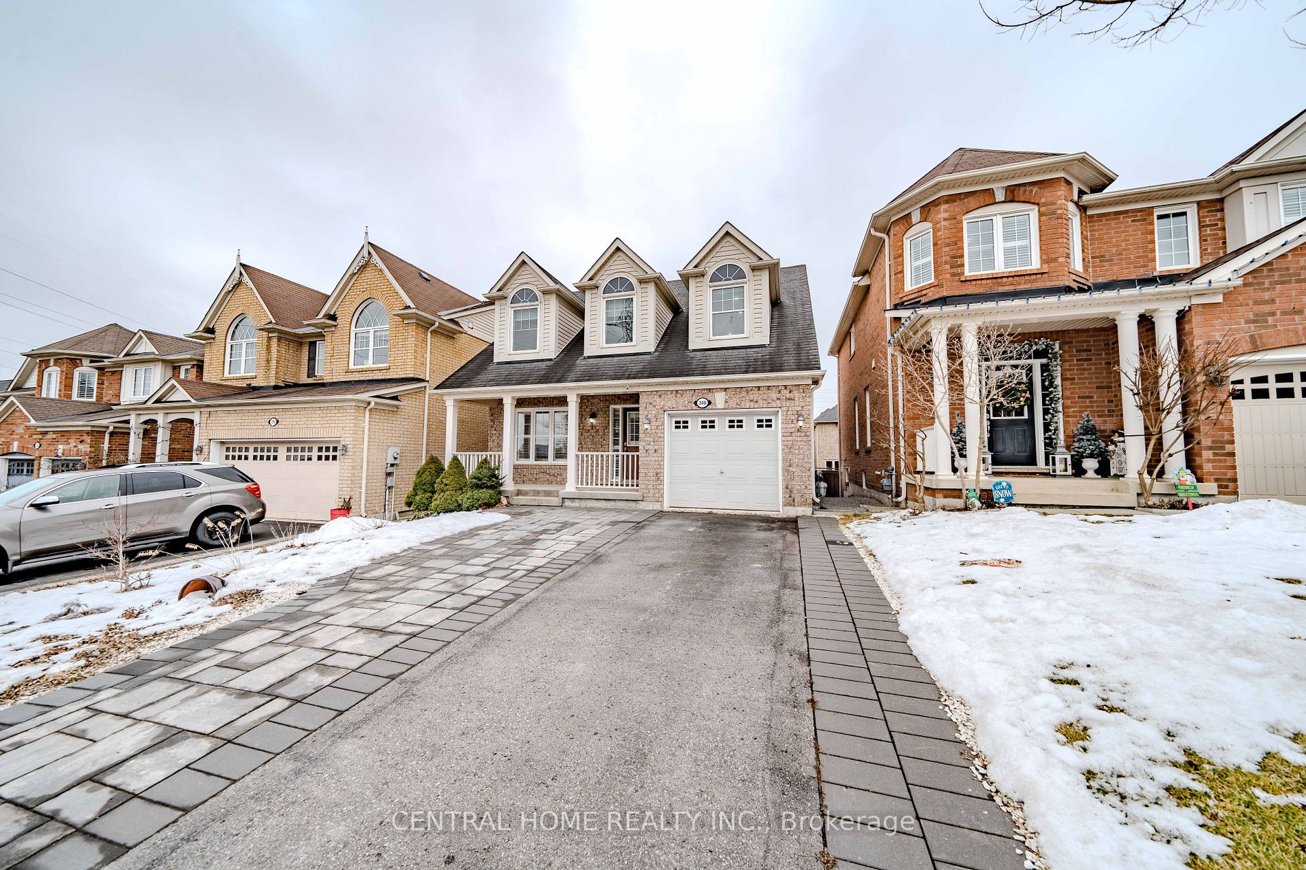 Detached house for sale at 340 Carlissa Run Newmarket Ontario