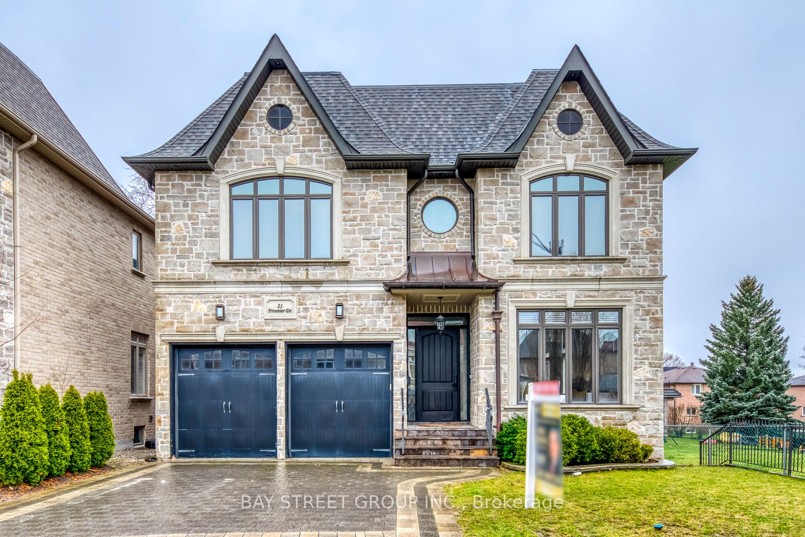 Detached house for sale at 21 Frontier Dr Richmond Hill Ontario