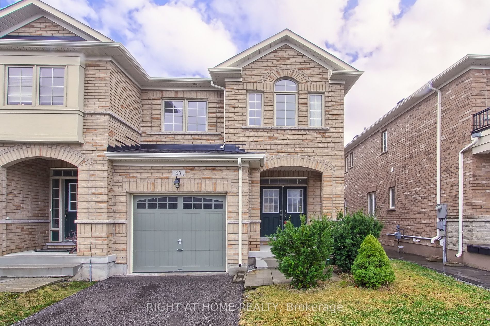Att/Row/Twnhouse house for sale at 63 Paper Mills Cres Richmond Hill Ontario