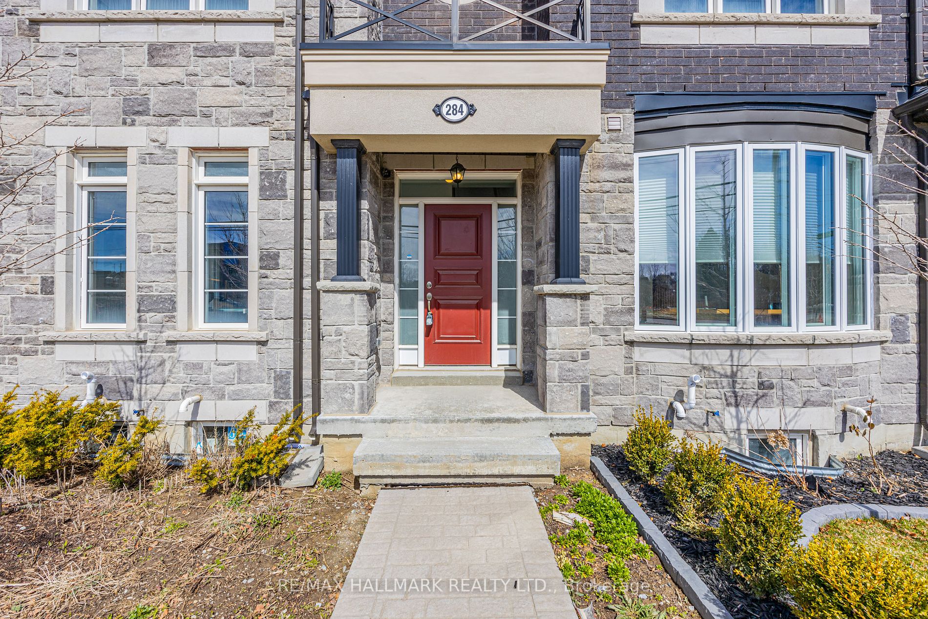Att/Row/Twnhouse house for sale at 284 King Rd Richmond Hill Ontario