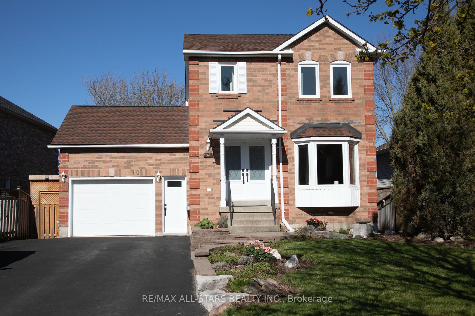 Detached house for sale at 30 Robert Hunter Cres East Gwillimbury Ontario