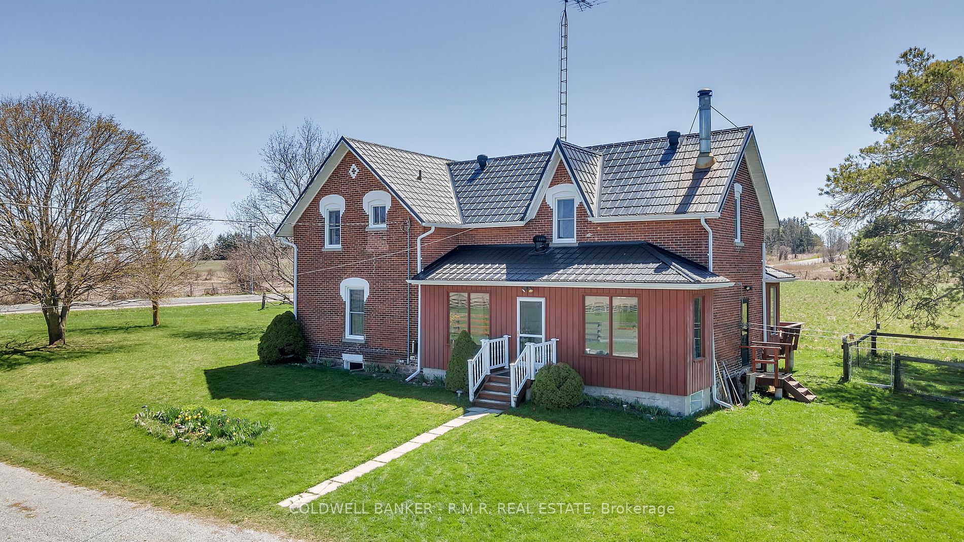 Farm house for sale at 23702 Kennedy Rd Georgina Ontario