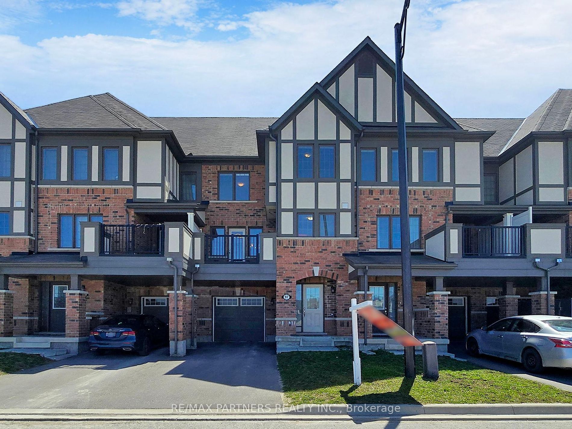 Att/Row/Twnhouse house for sale at 97 Mcalister Ave Richmond Hill Ontario