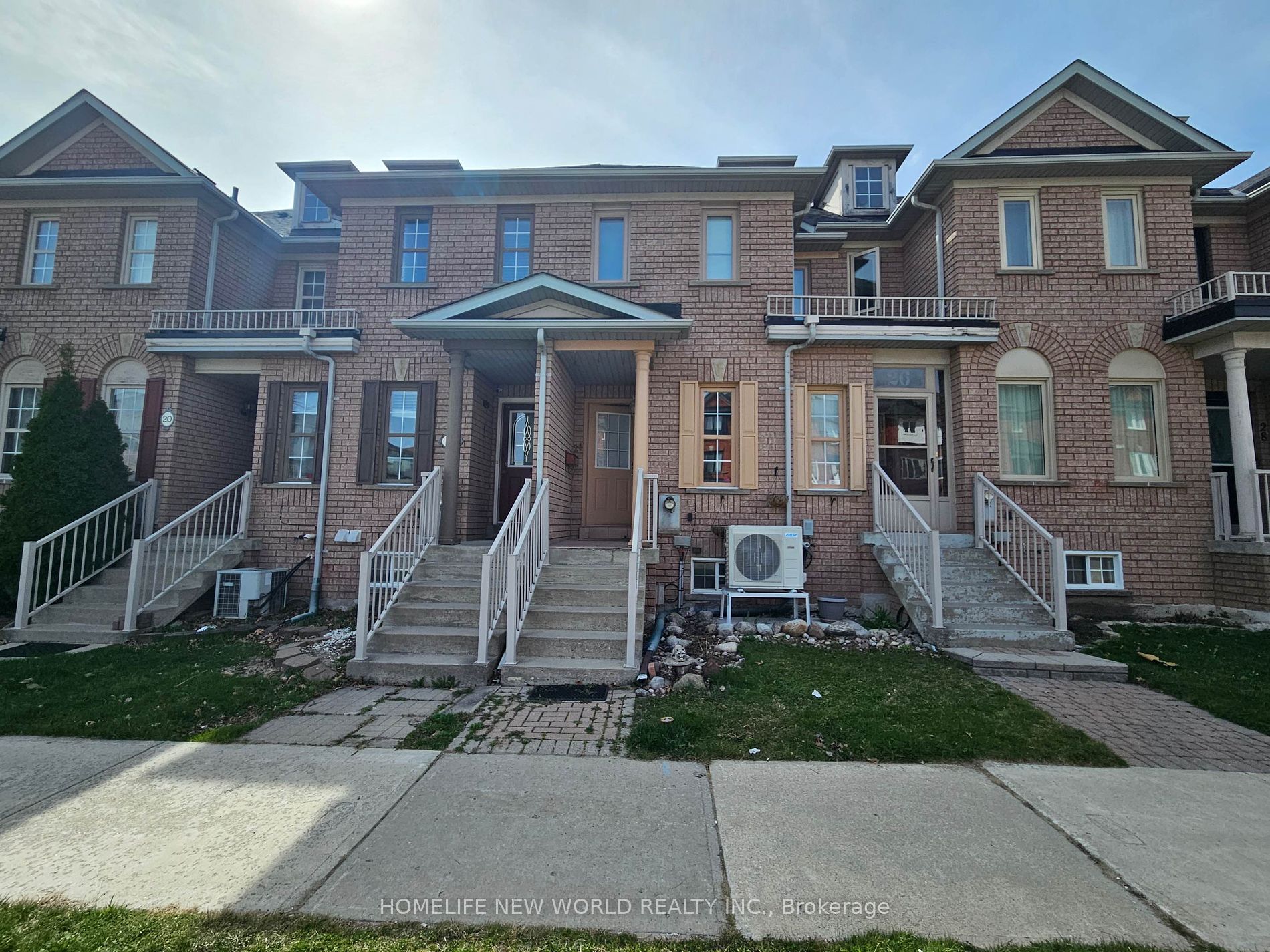 Att/Row/Twnhouse house for sale at 24 Ellesmere St Richmond Hill Ontario