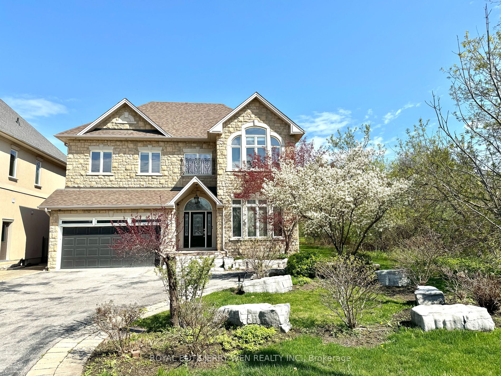 Detached house for sale at 26 Ellsworth Ave Richmond Hill Ontario