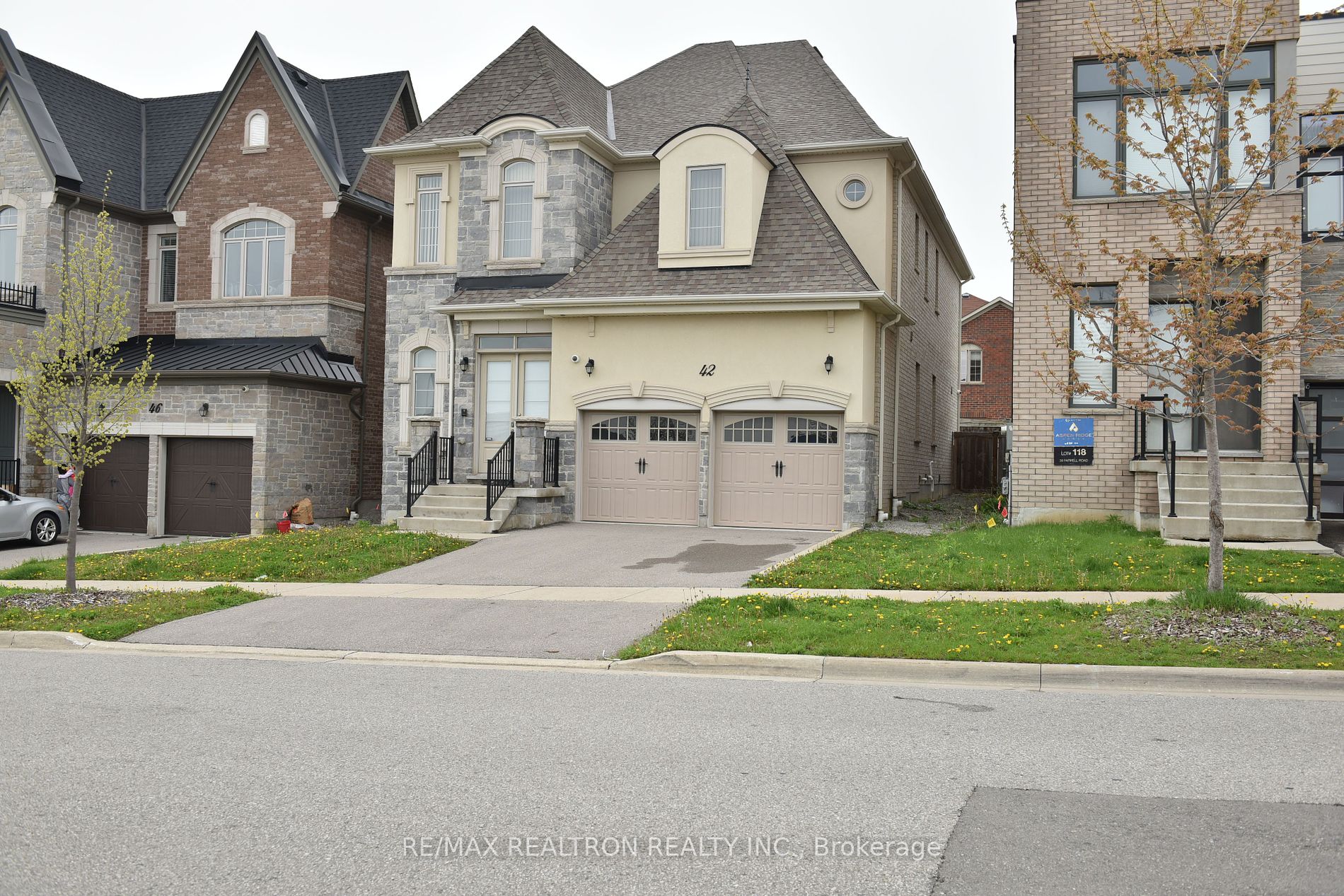 Detached house for sale at 42 Farrell Rd N Vaughan Ontario