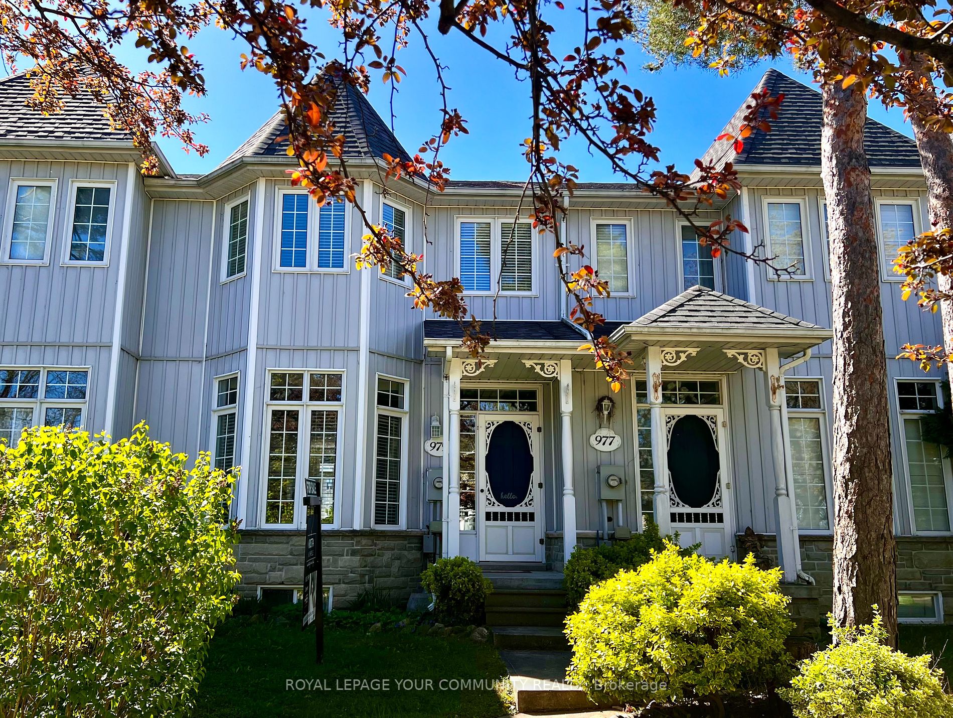 Att/Row/Twnhouse house for sale at 979 Lake Dr E Georgina Ontario