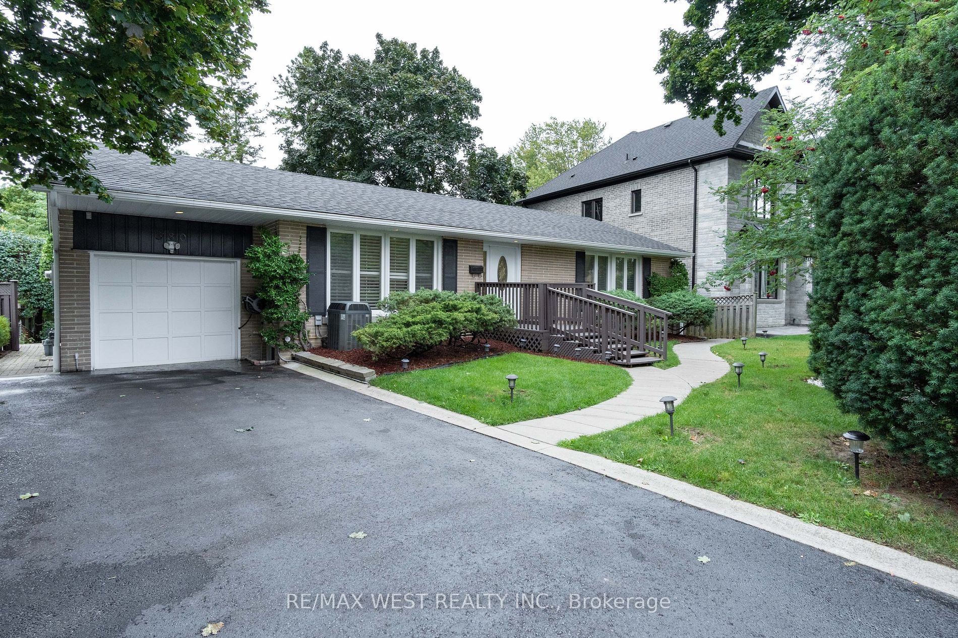 Detached house for sale at 380 Tareyton Rd Richmond Hill Ontario