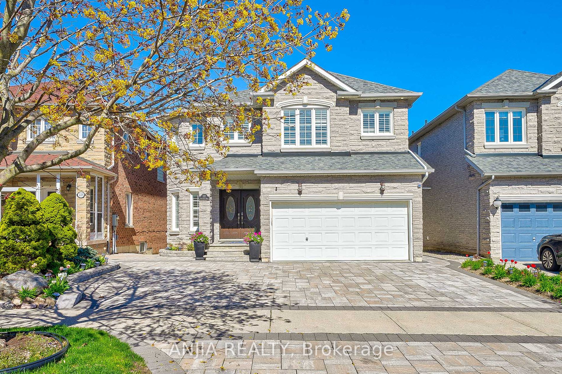 Detached house for sale at 227 Rothbury Rd Richmond Hill Ontario