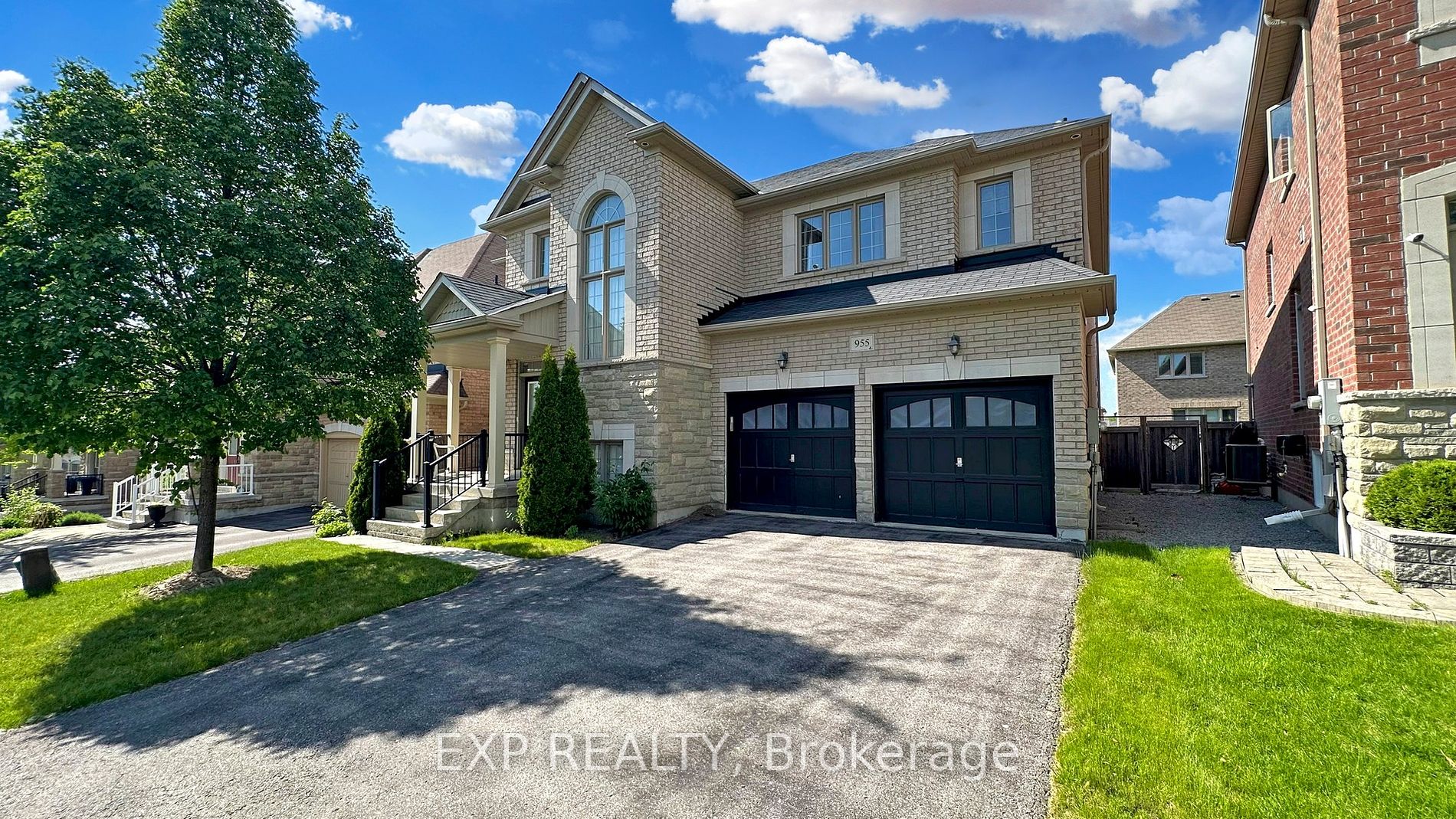 Detached house for sale at 955 Ernest Cousins Circ Newmarket Ontario