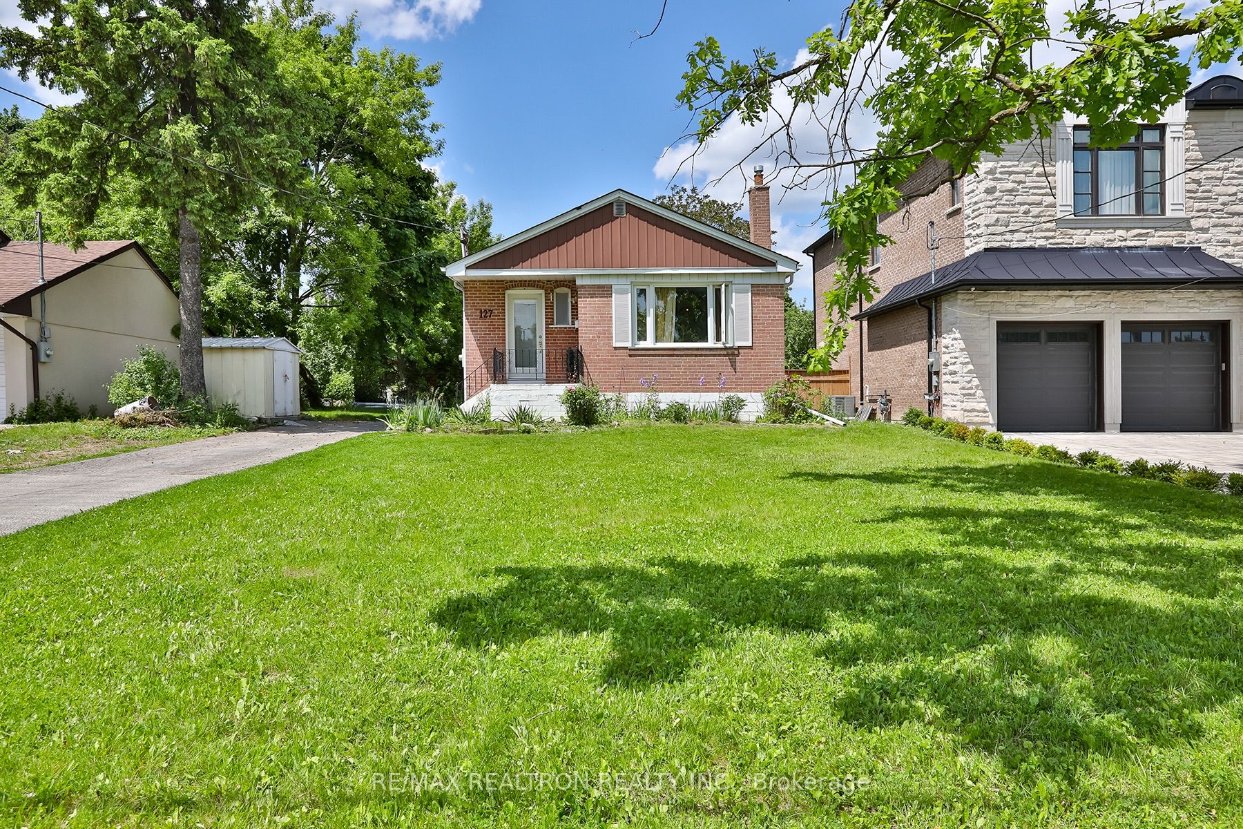 Detached house for sale at 127 Harding Blvd Richmond Hill Ontario