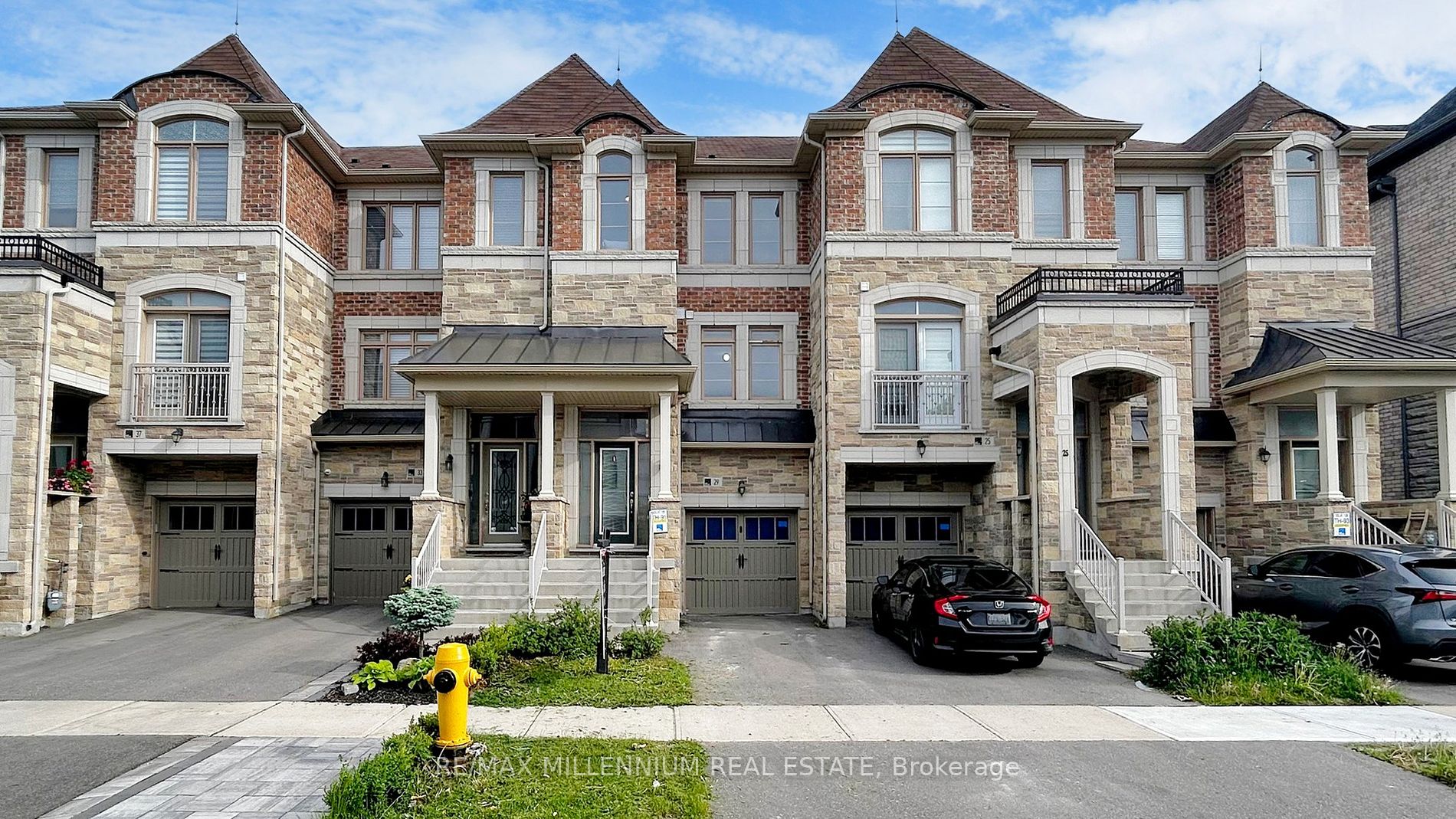Att/Row/Twnhouse house for sale at 29 Allegranza Ave Vaughan Ontario