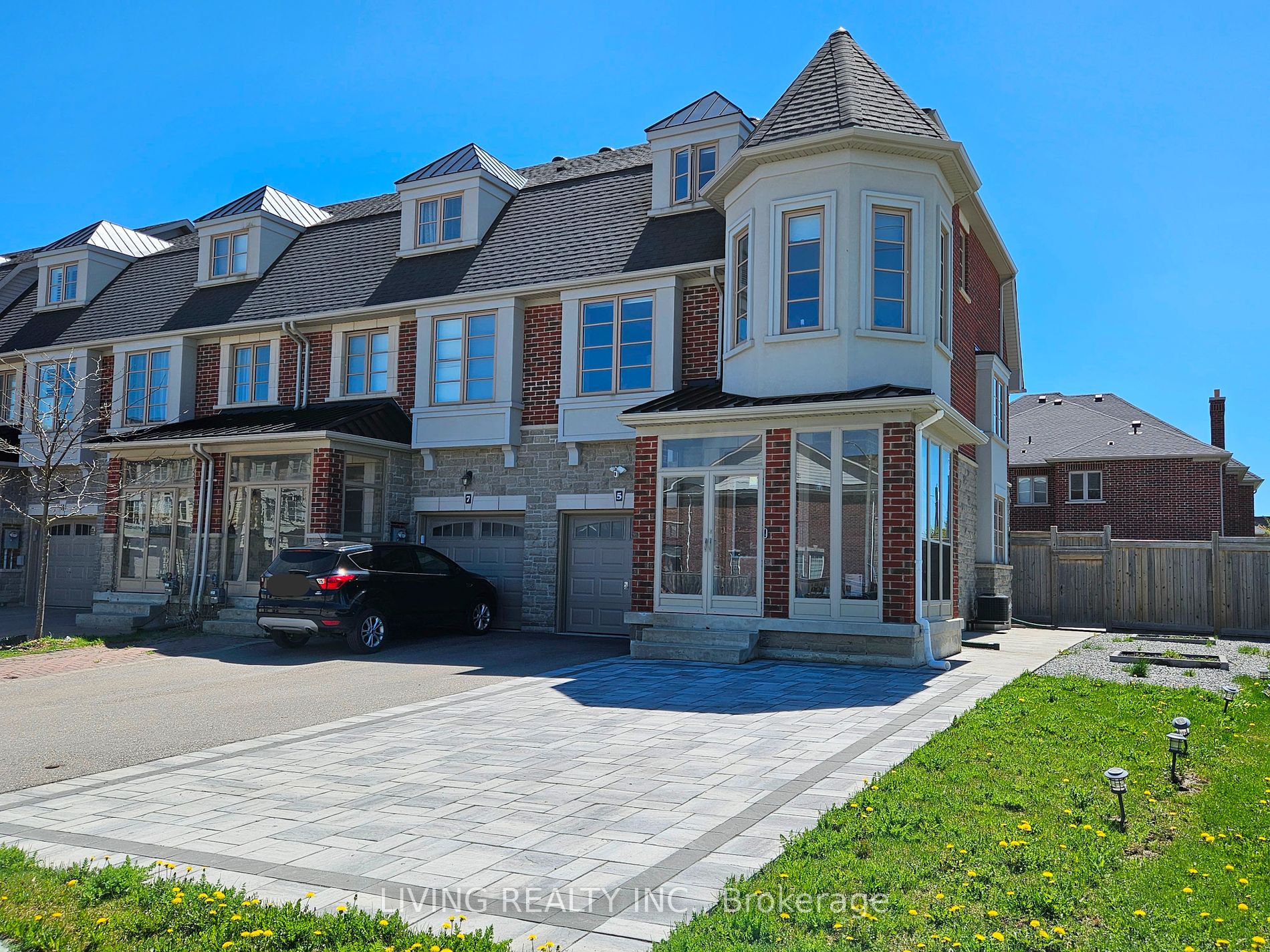 Att/Row/Twnhouse house for sale at 5 Lowther Ave Richmond Hill Ontario