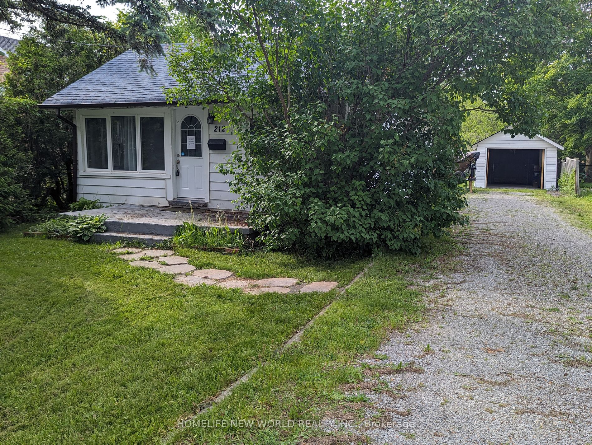 Detached house for sale at 212 Elm Ave Georgina Ontario