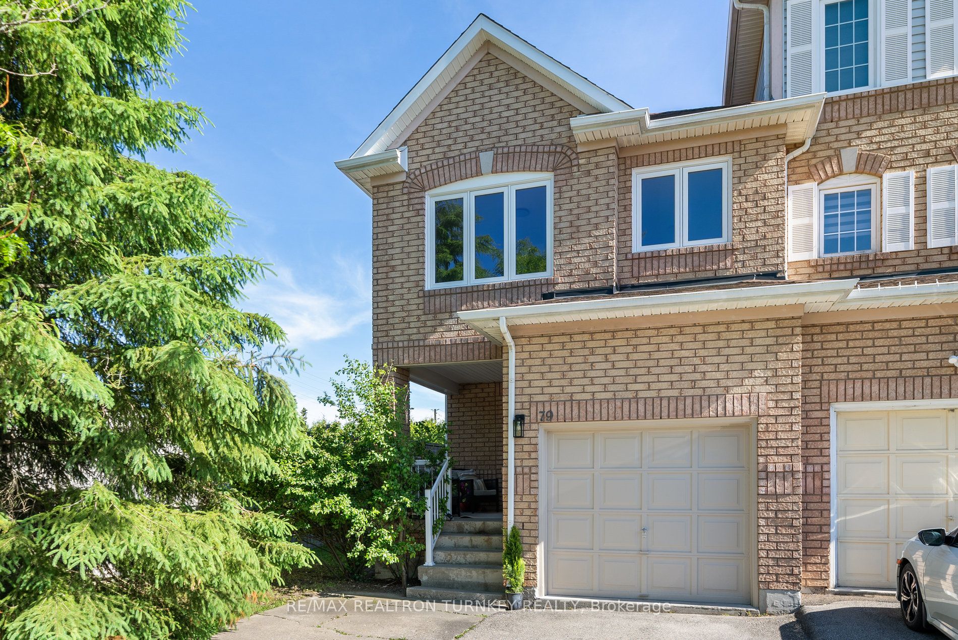 Att/Row/Twnhouse house for sale at 79 Baywell Cres Aurora Ontario