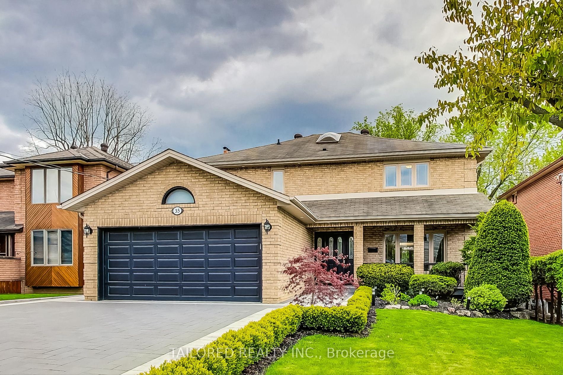 Detached house for sale at 35 Mackay Dr Richmond Hill Ontario