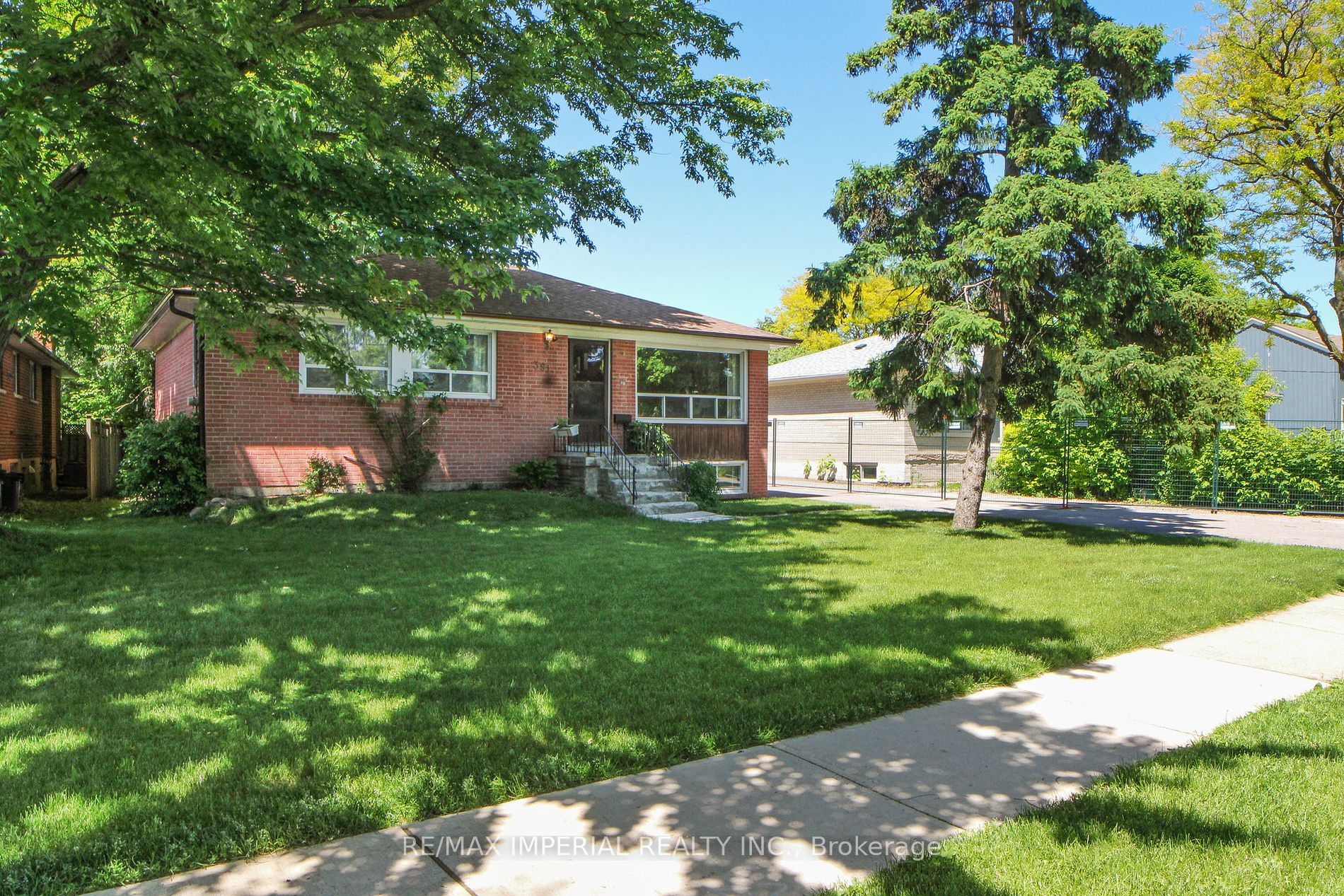 Detached house for sale at 391 Crosby Ave Richmond Hill Ontario