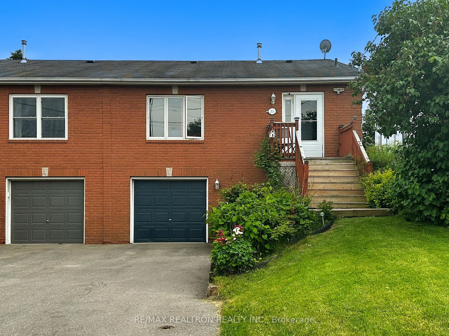 Semi-Detached house for sale at 282B Brock St W Uxbridge Ontario