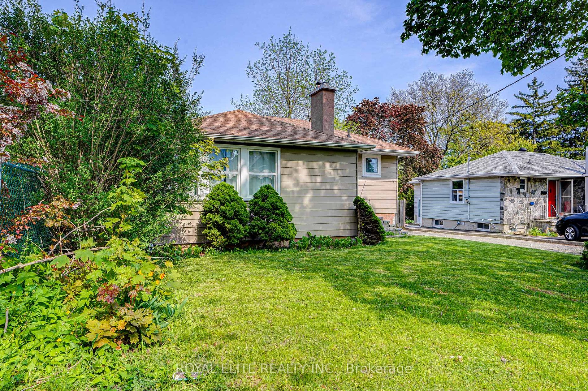 Detached house for sale at 161 Church St S Richmond Hill Ontario