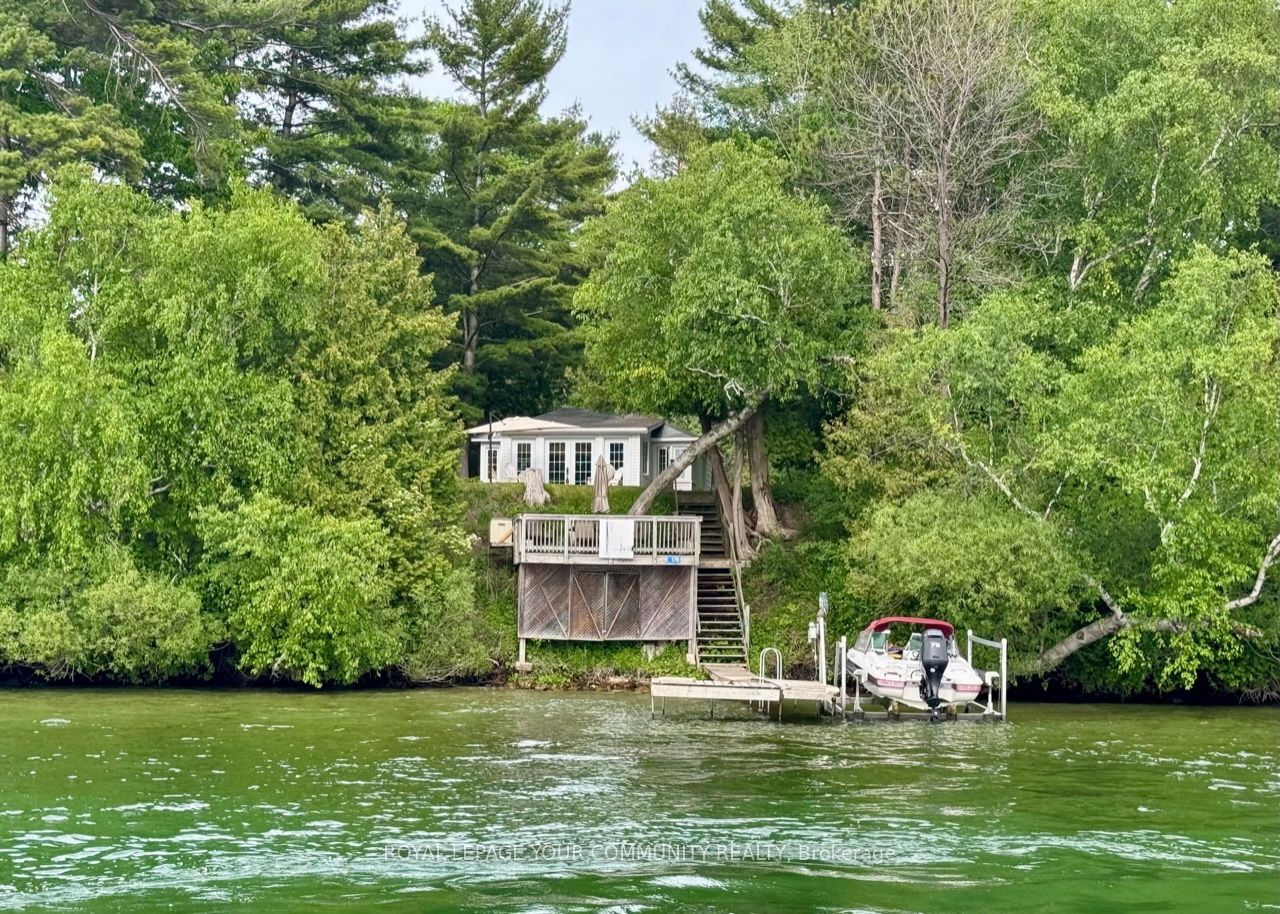 Cottage house for sale at 179 Snake Island Rd Georgina Islands Ontario