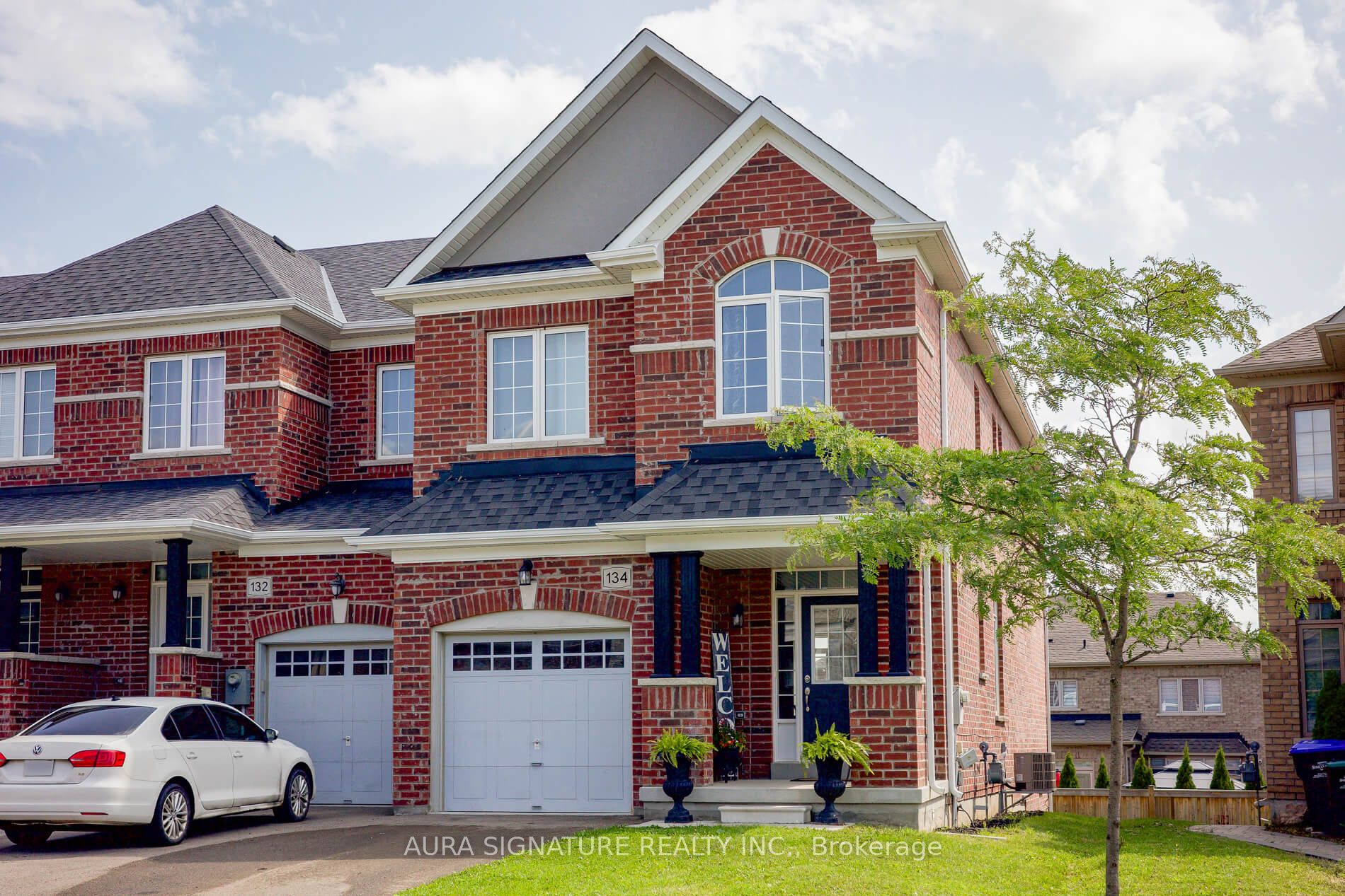 Att/Row/Twnhouse house for sale at 134 Fortis Cres Bradford West Gwillimbury Ontario