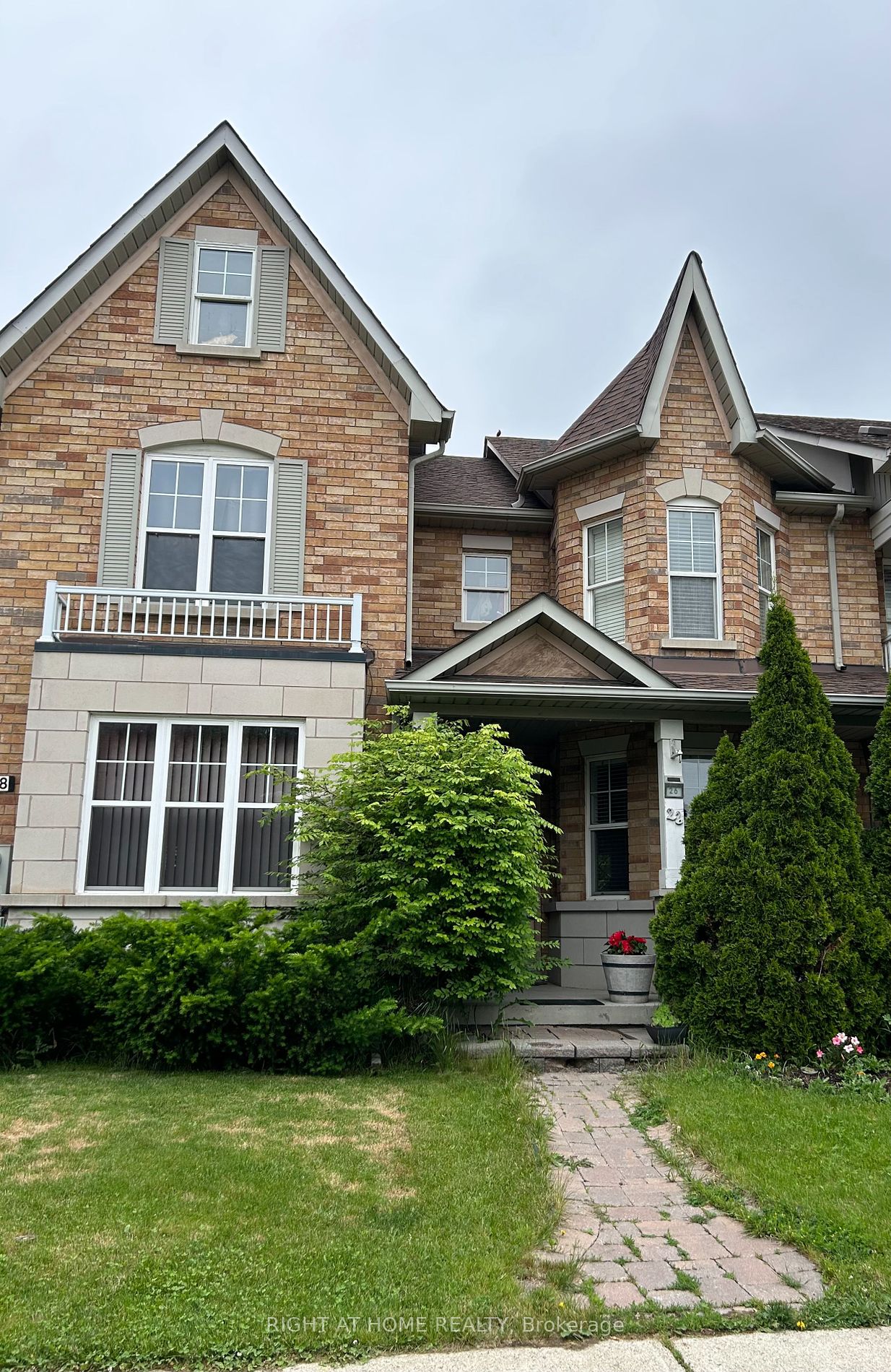 Att/Row/Twnhouse house for sale at 26 Grand Valley Blvd S Vaughan Ontario