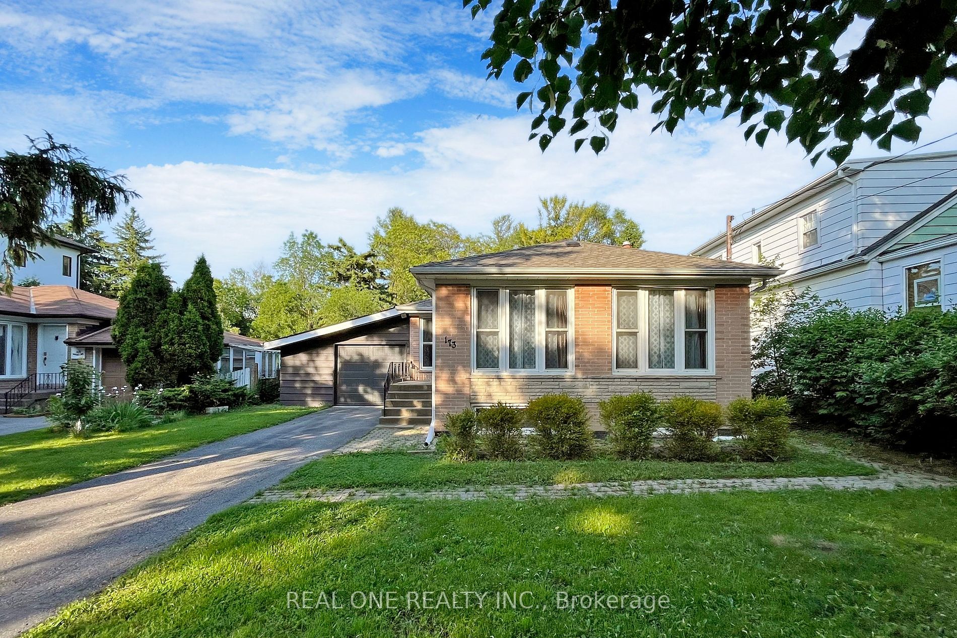 Detached house for sale at 173 Sussex Ave Richmond Hill Ontario