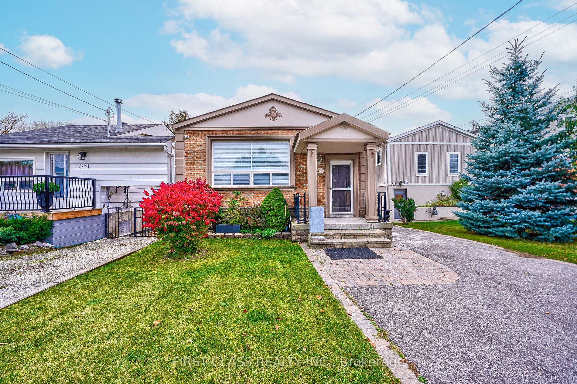 Detached house for sale at 571 North Lake Rd Richmond Hill Ontario