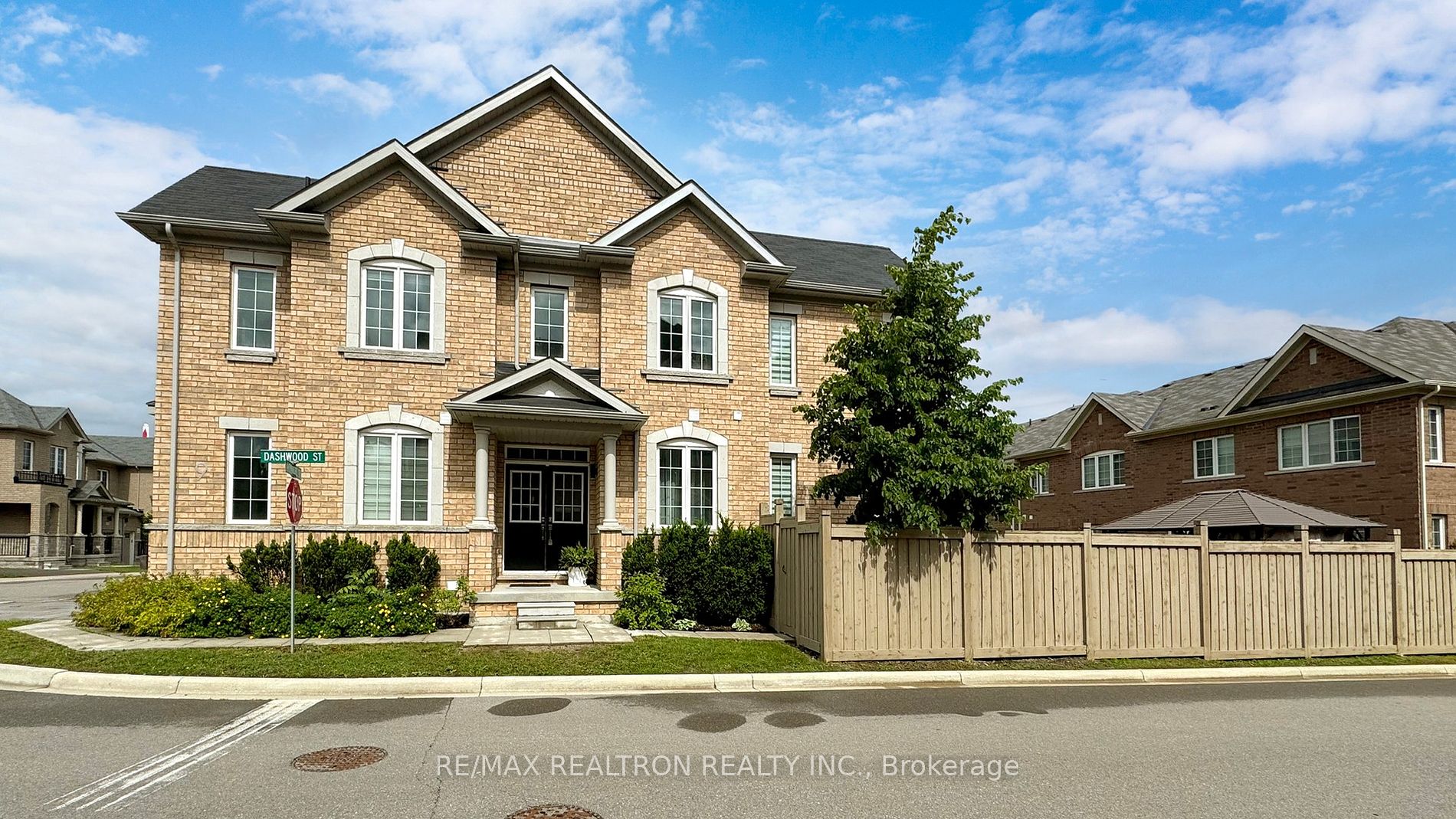 Att/Row/Twnhouse house for sale at 9 Avonmore Tr Vaughan Ontario
