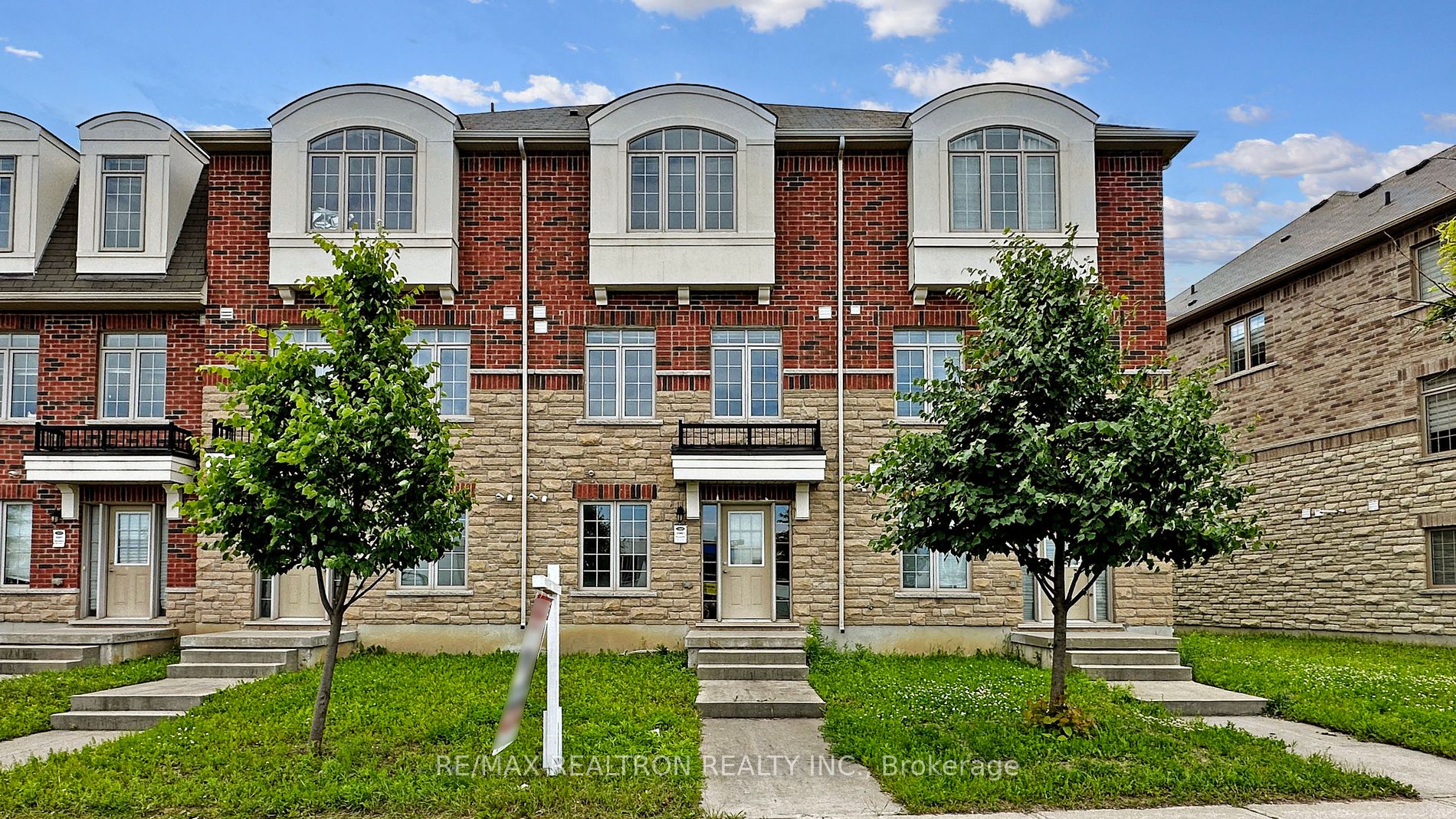 Att/Row/Twnhouse house for sale at 10967 Woodbine By-Pass Ave Markham Ontario
