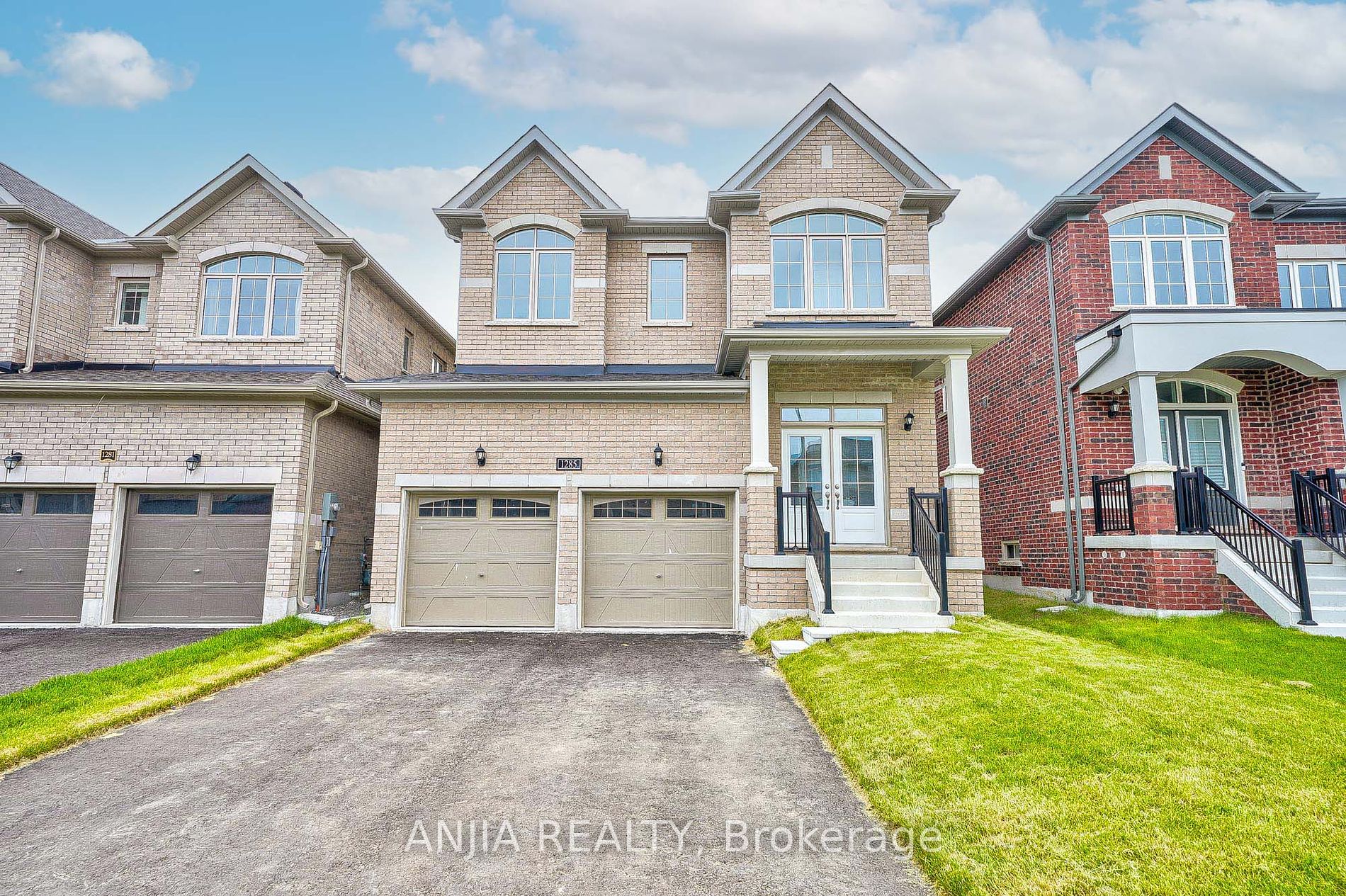 Detached house for sale at 1285 Broderick St Innisfil Ontario