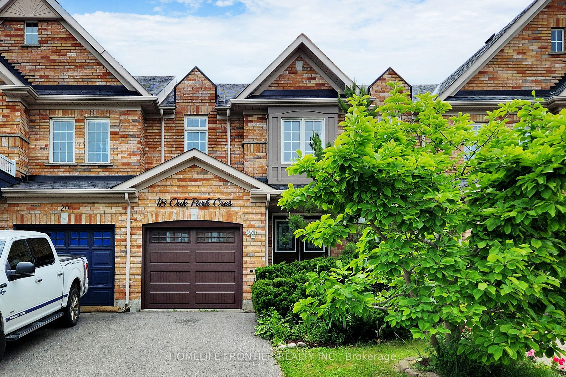Att/Row/Twnhouse house for sale at 18 Oak Park Cres Vaughan Ontario