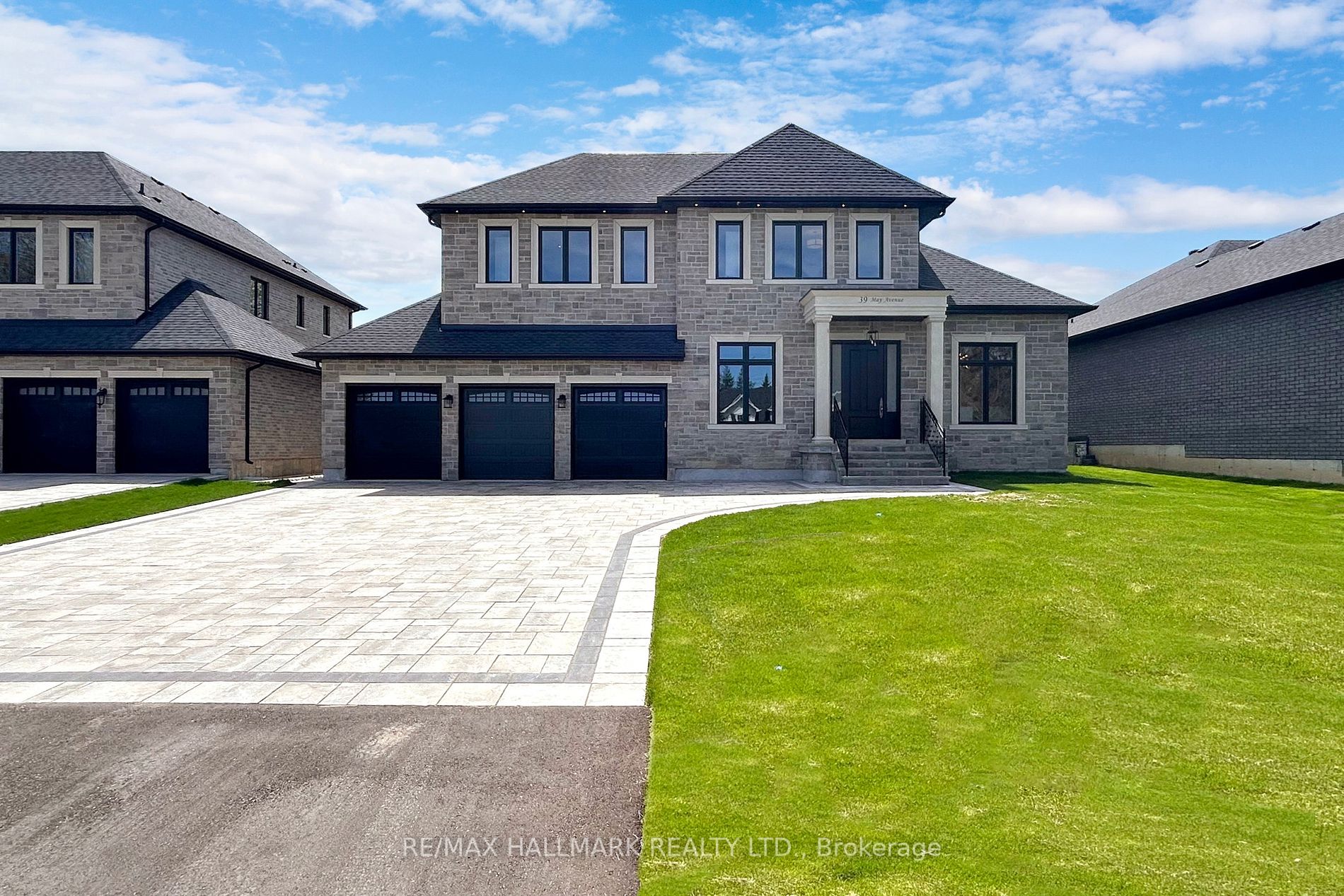 Detached house for sale at 39 May Ave East Gwillimbury Ontario