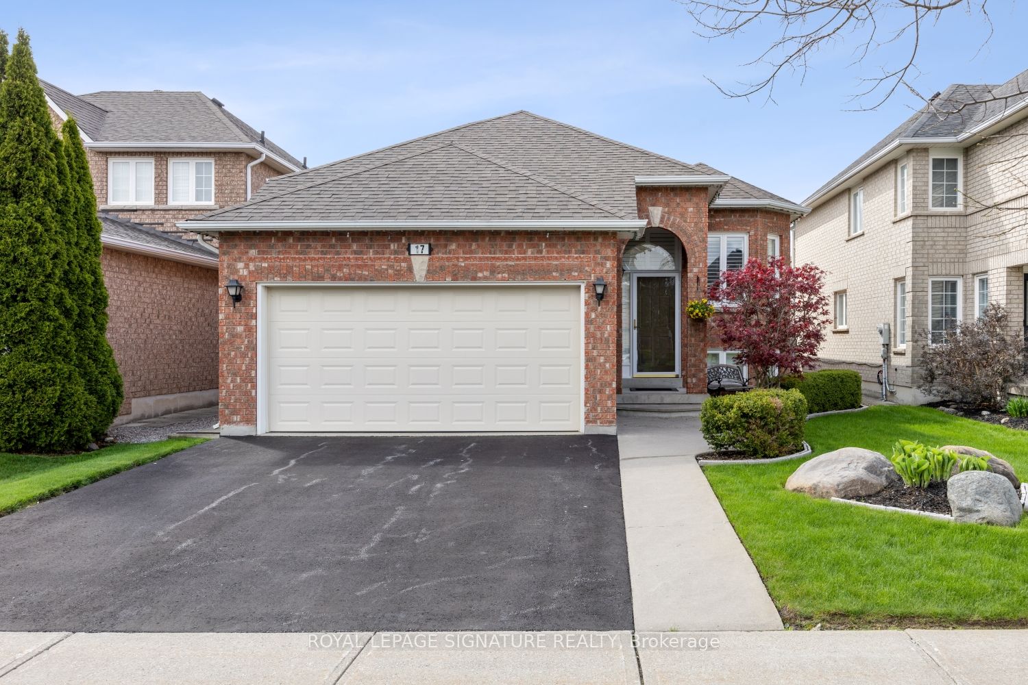 Detached house for sale at 17 Wildflower Dr Richmond Hill Ontario