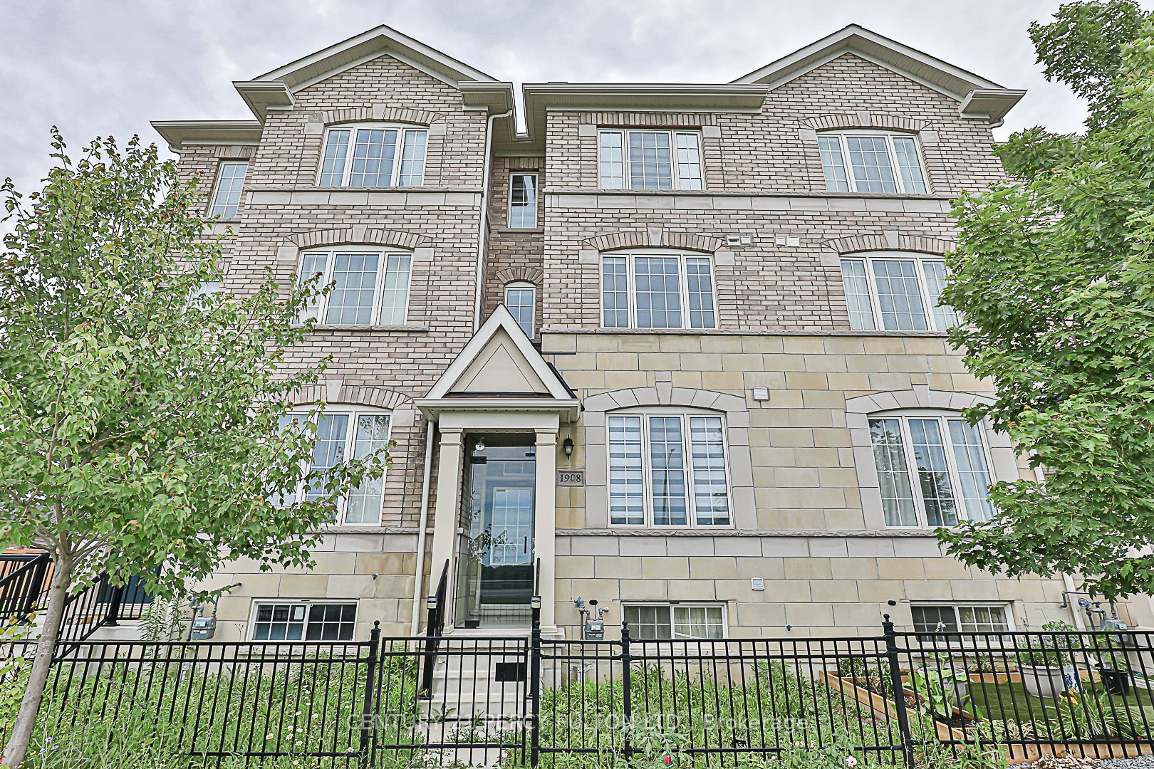Att/Row/Twnhouse house for sale at 1908 Donald Cousens Pkwy Markham Ontario