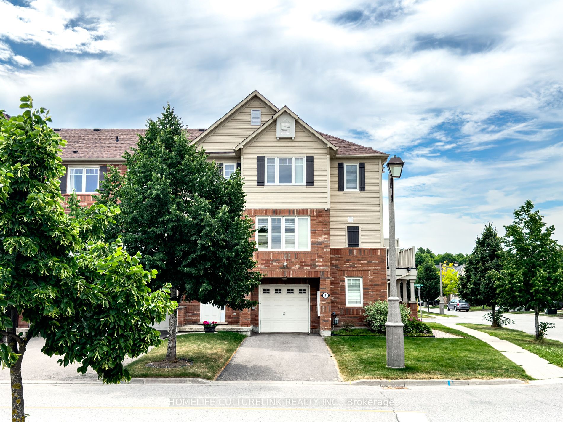 Att/Row/Twnhouse house for sale at 2 Cossey Lane Whitchurch-Stouffville Ontario