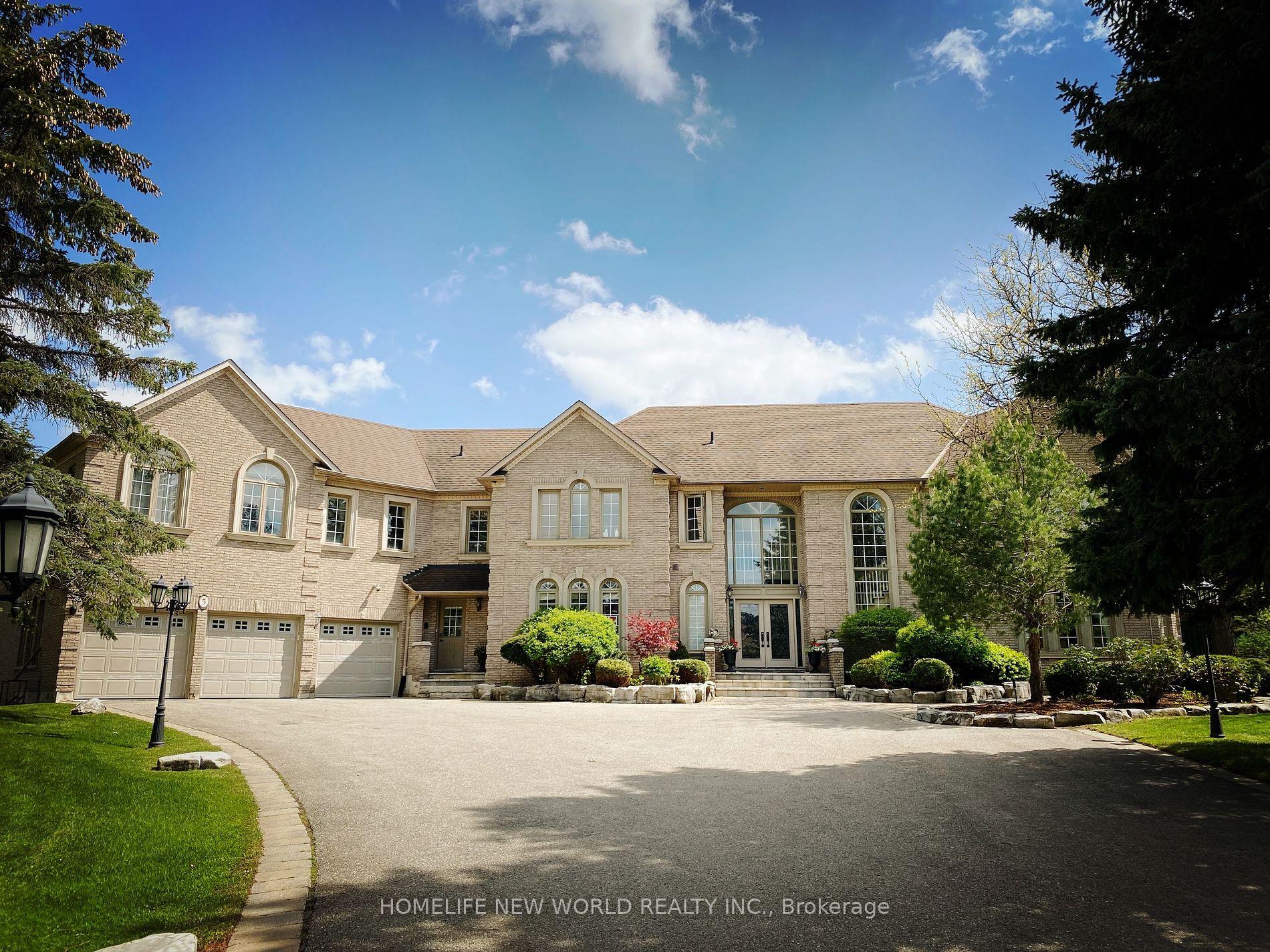 Detached house for sale at 5 Summit Trail Dr S Richmond Hill Ontario