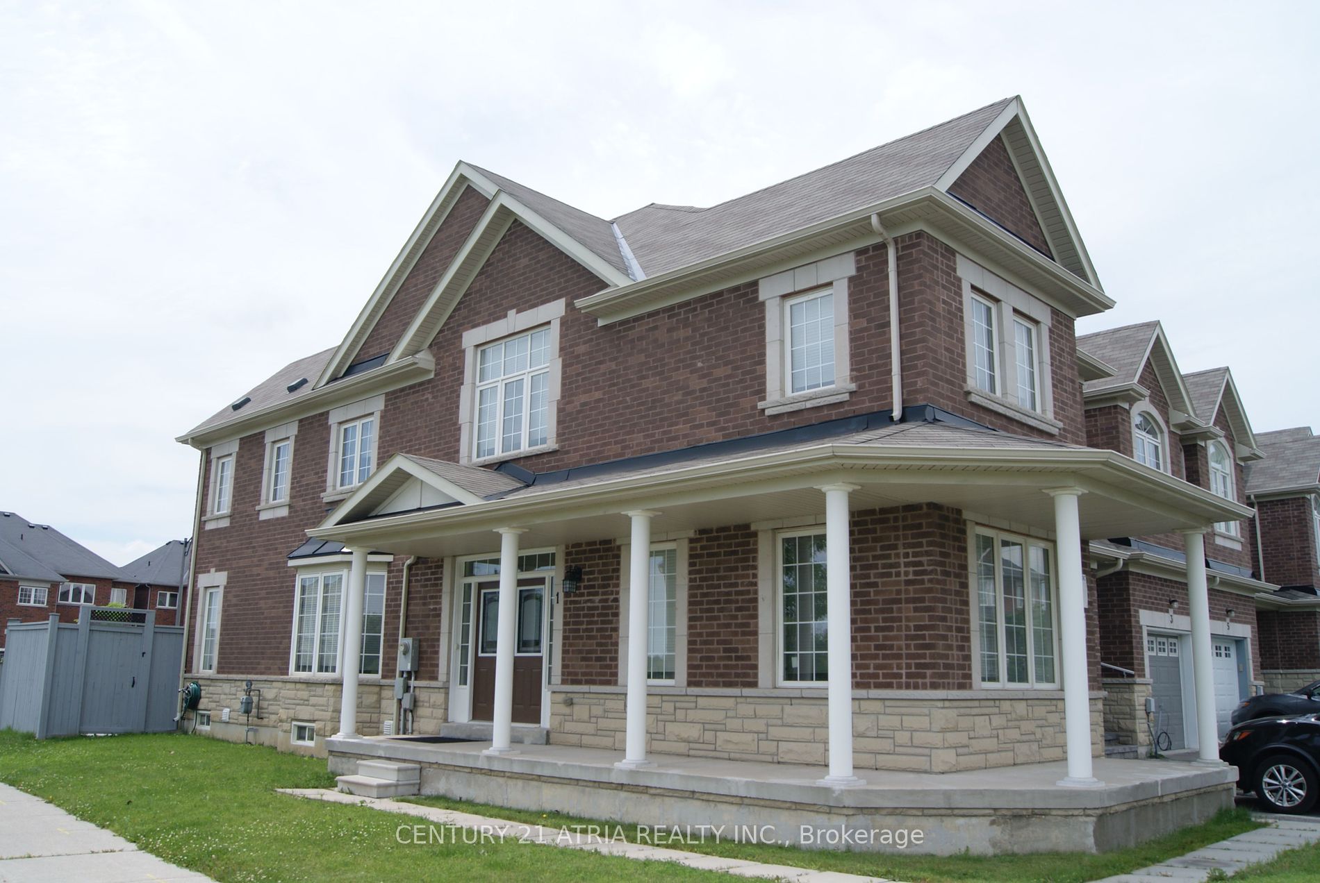 Att/Row/Twnhouse house for sale at 1 Pacific Rim Crt Richmond Hill Ontario