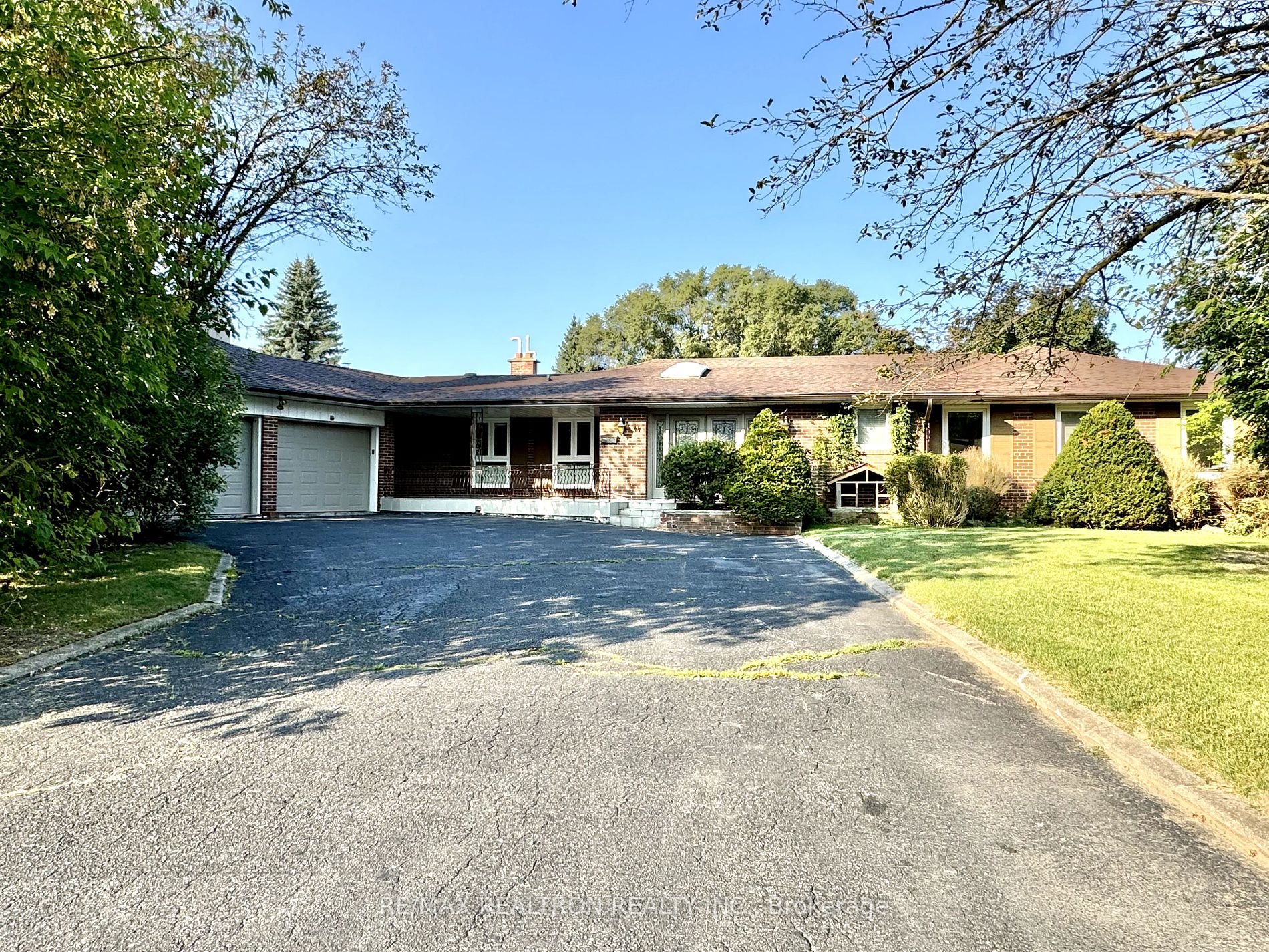 Detached house for sale at 44 Fairway Heights Dr Markham Ontario