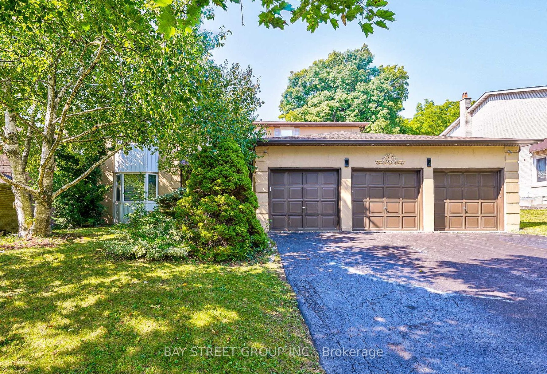 Detached house for sale at 150 Cambridge Cres Richmond Hill Ontario