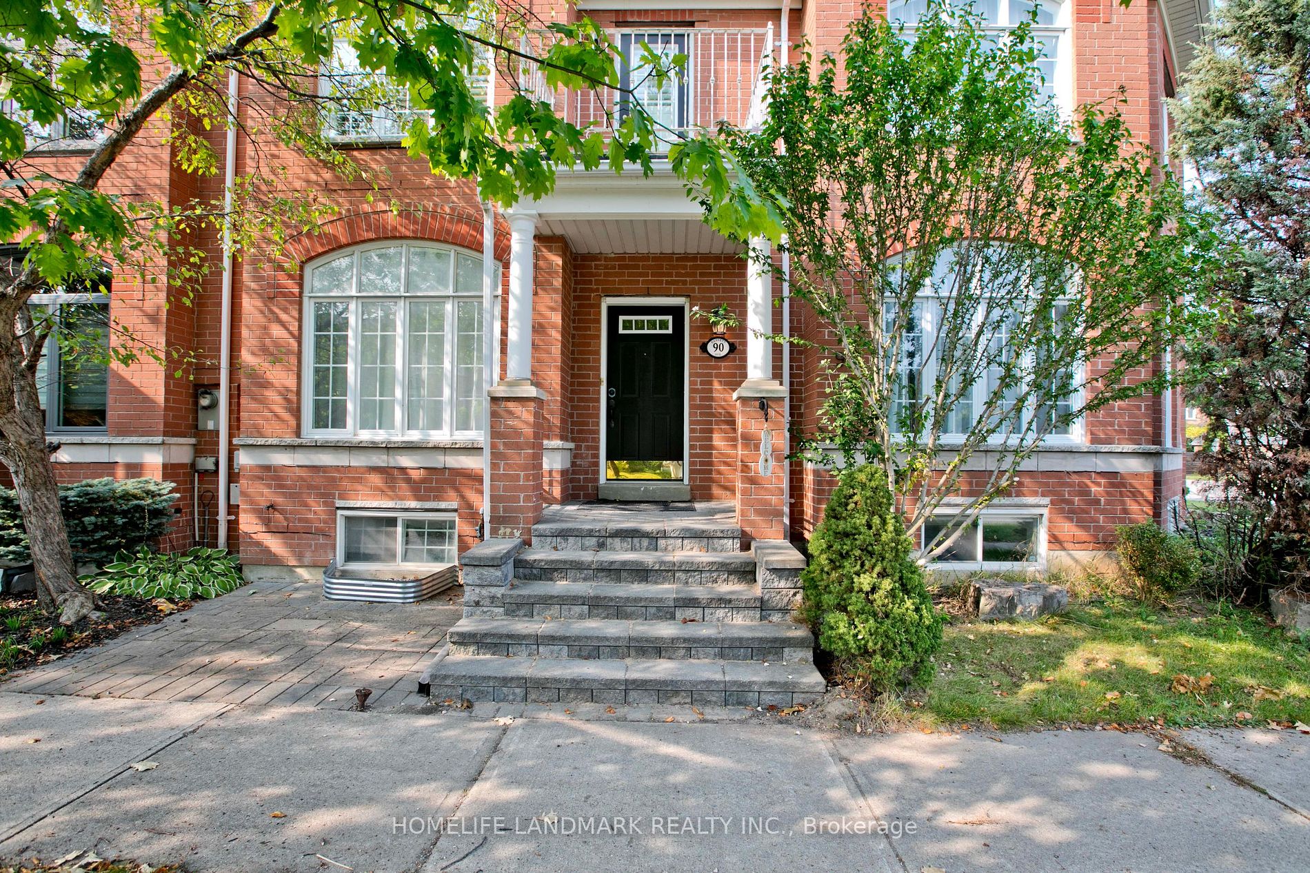 Att/Row/Twnhouse house for sale at 90 Bassett Ave Richmond Hill Ontario